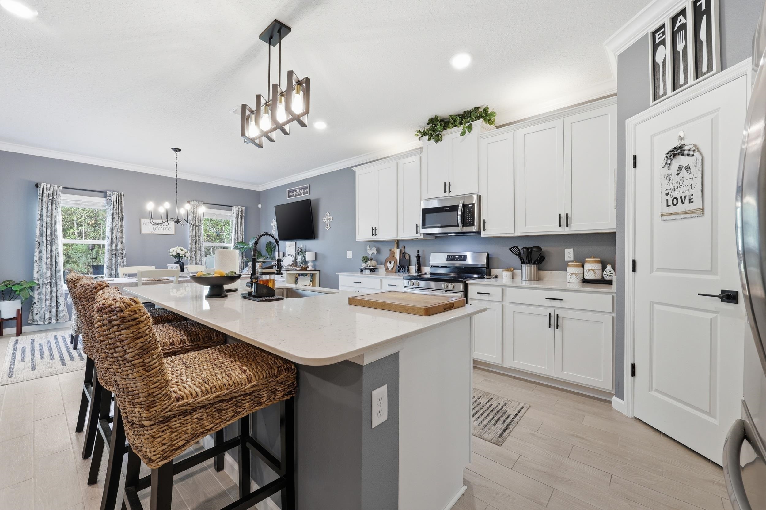 Image 12 of 52 For 521 Lake Sinclair St