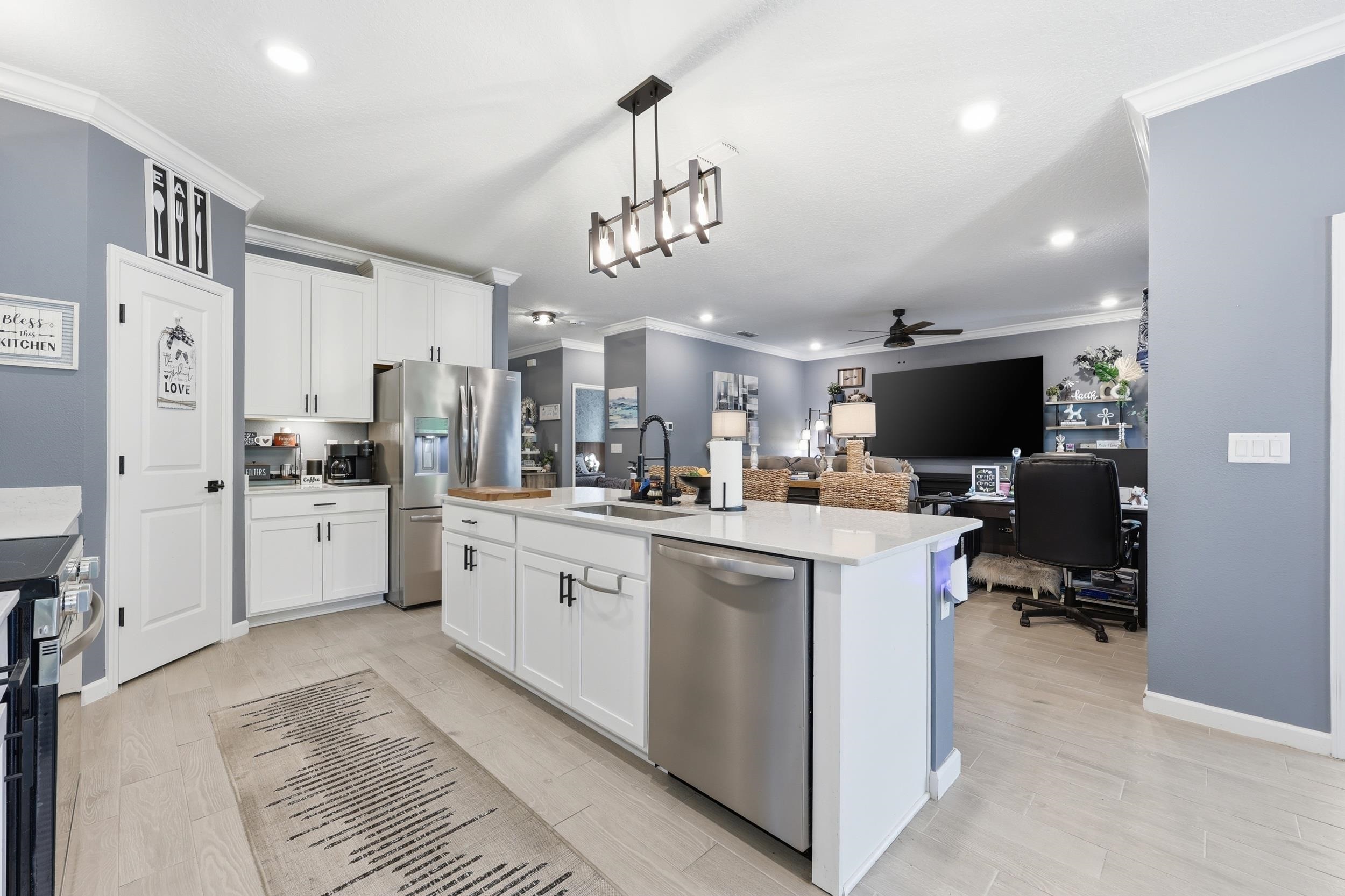 Image 14 of 52 For 521 Lake Sinclair St