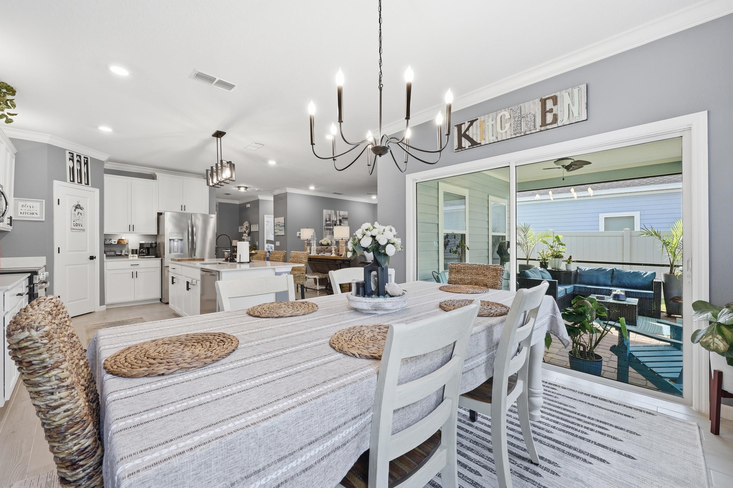 Image 18 of 52 For 521 Lake Sinclair St