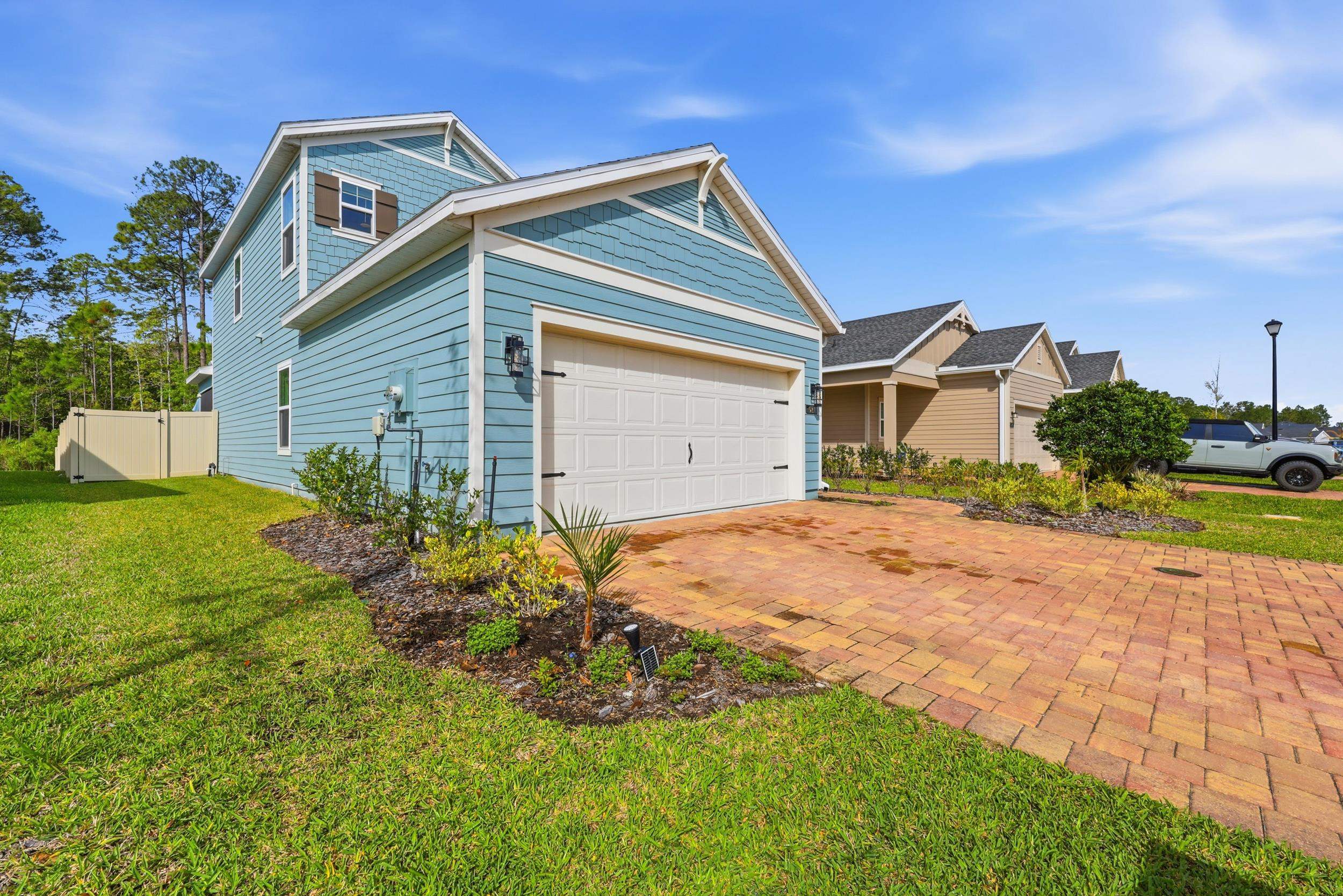 Image 2 of 52 For 521 Lake Sinclair St