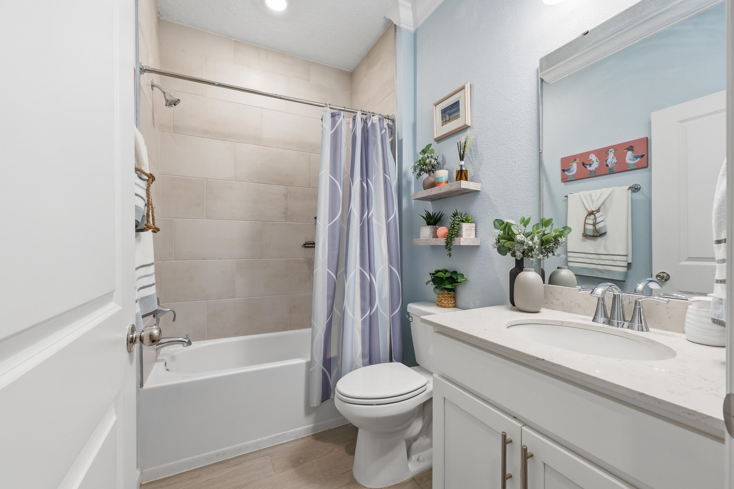 Image 21 of 52 For 521 Lake Sinclair St