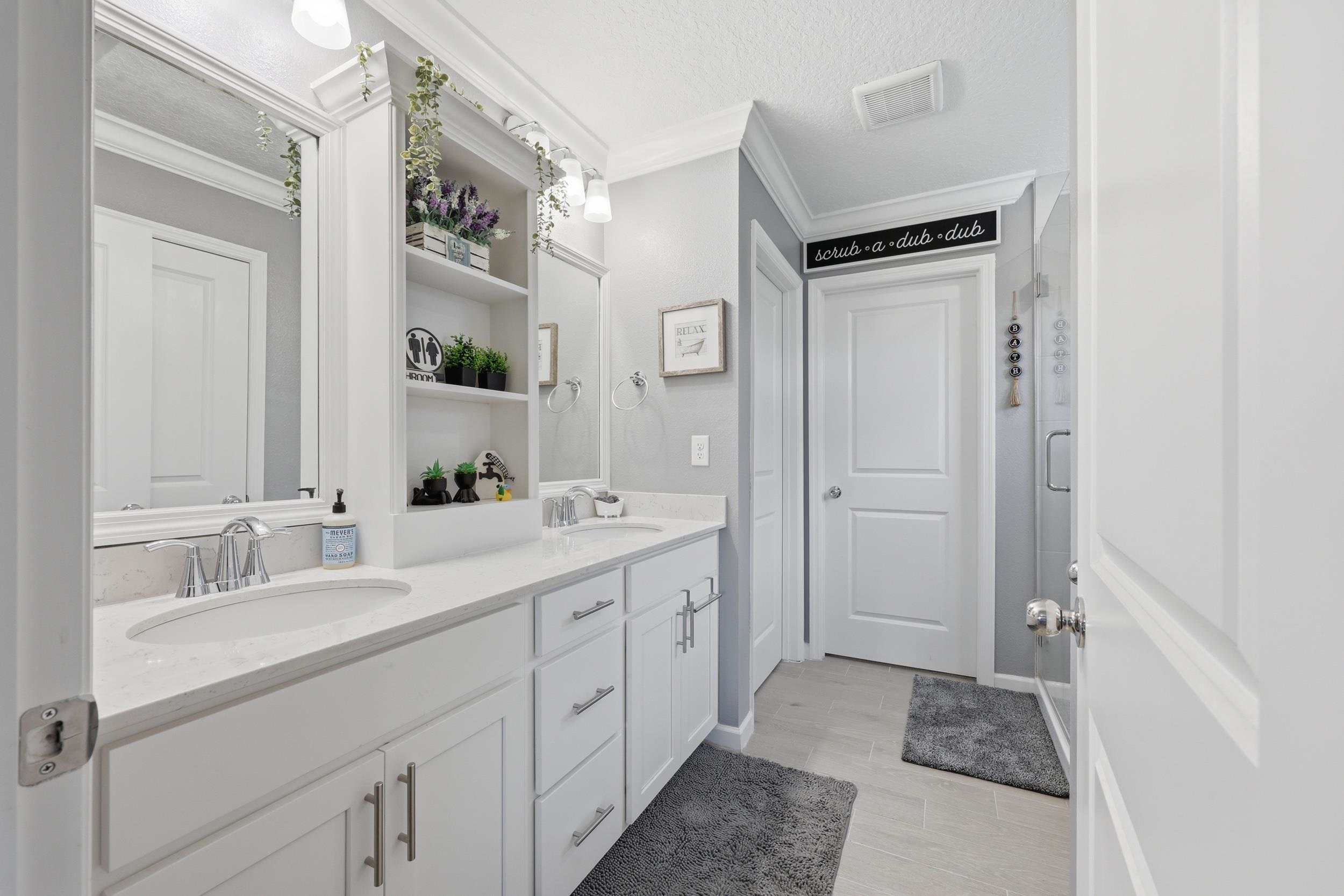 Image 33 of 52 For 521 Lake Sinclair St