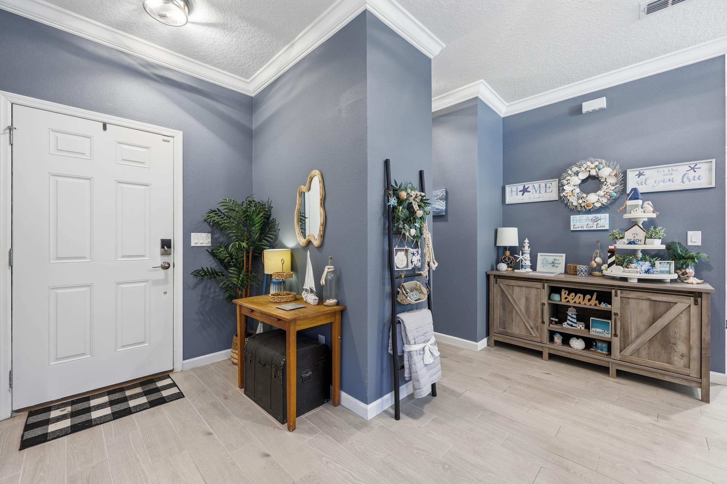 Image 5 of 52 For 521 Lake Sinclair St