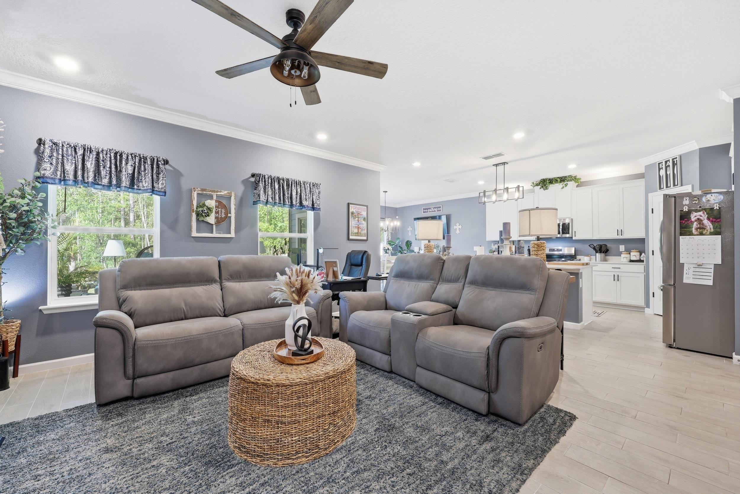 Image 8 of 52 For 521 Lake Sinclair St