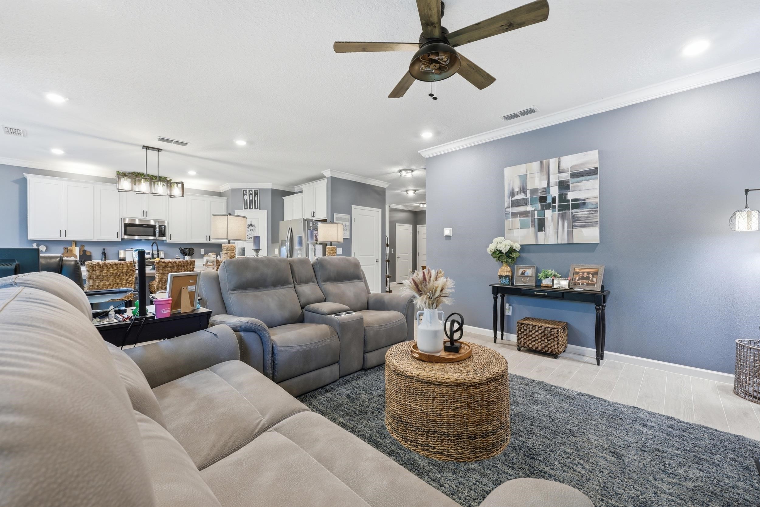 Image 9 of 52 For 521 Lake Sinclair St