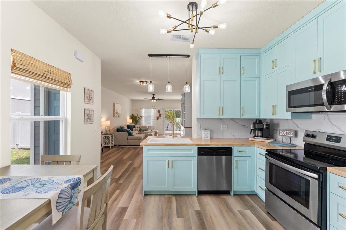 Image 11 of 37 For 249 Whitland Way
