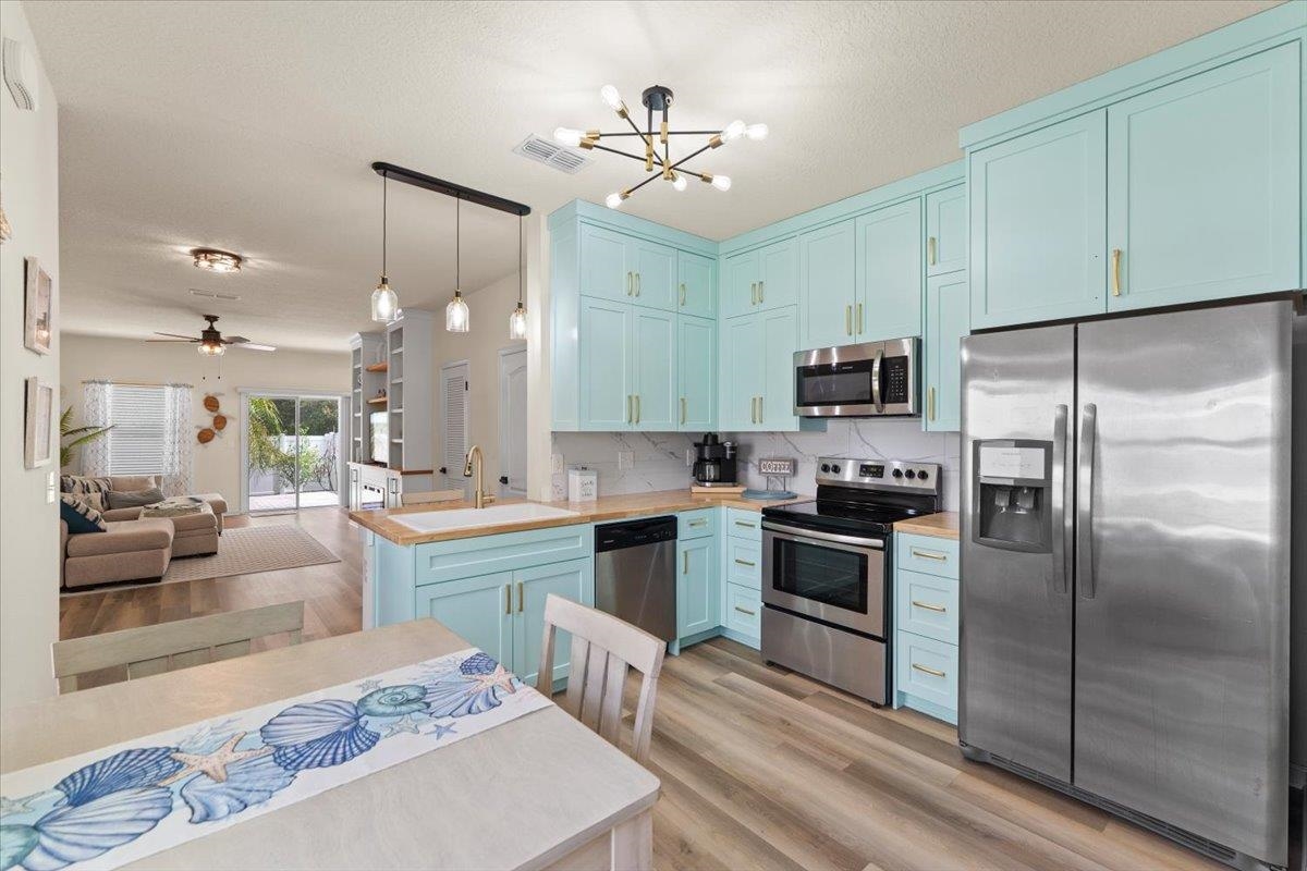 Image 3 of 37 For 249 Whitland Way