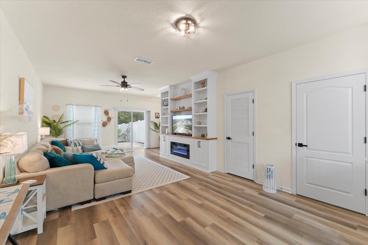Image 7 of 37 For 249 Whitland Way