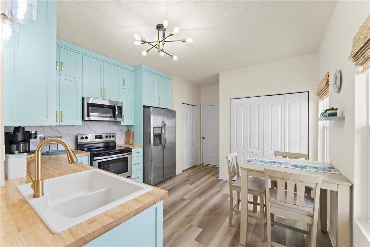 Image 9 of 37 For 249 Whitland Way