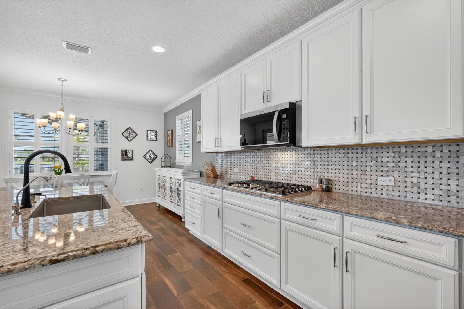 Image 19 of 62 For 34 Estero Ct