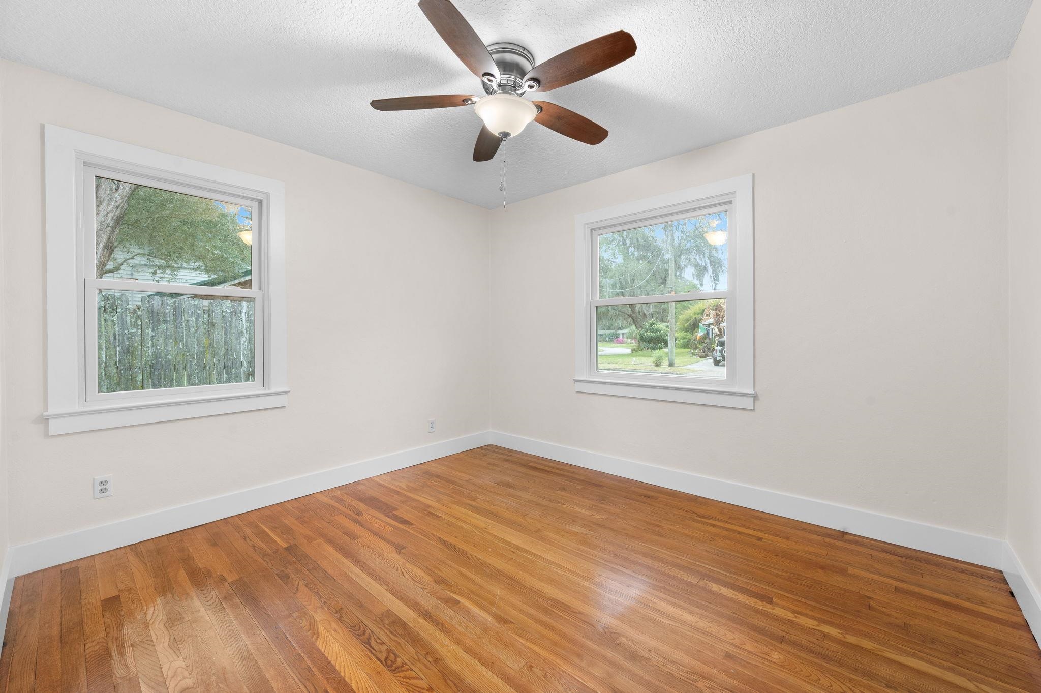 Image 20 of 58 For 36 Park Ave  