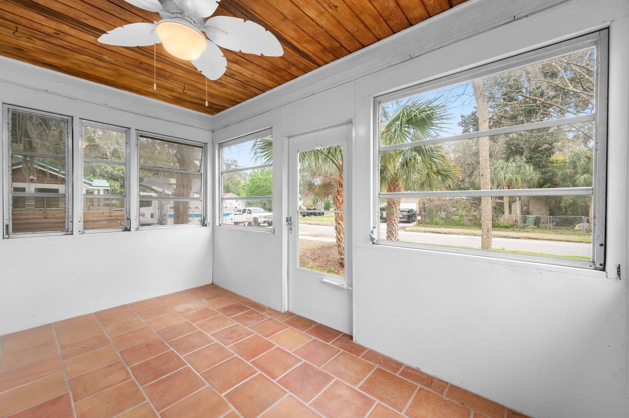 Image 32 of 58 For 36 Park Ave  