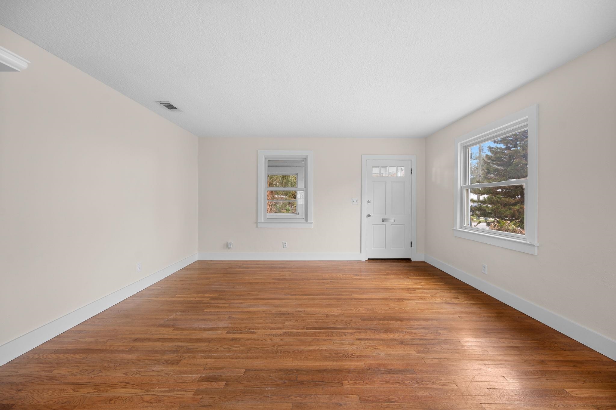 Image 7 of 58 For 36 Park Ave  