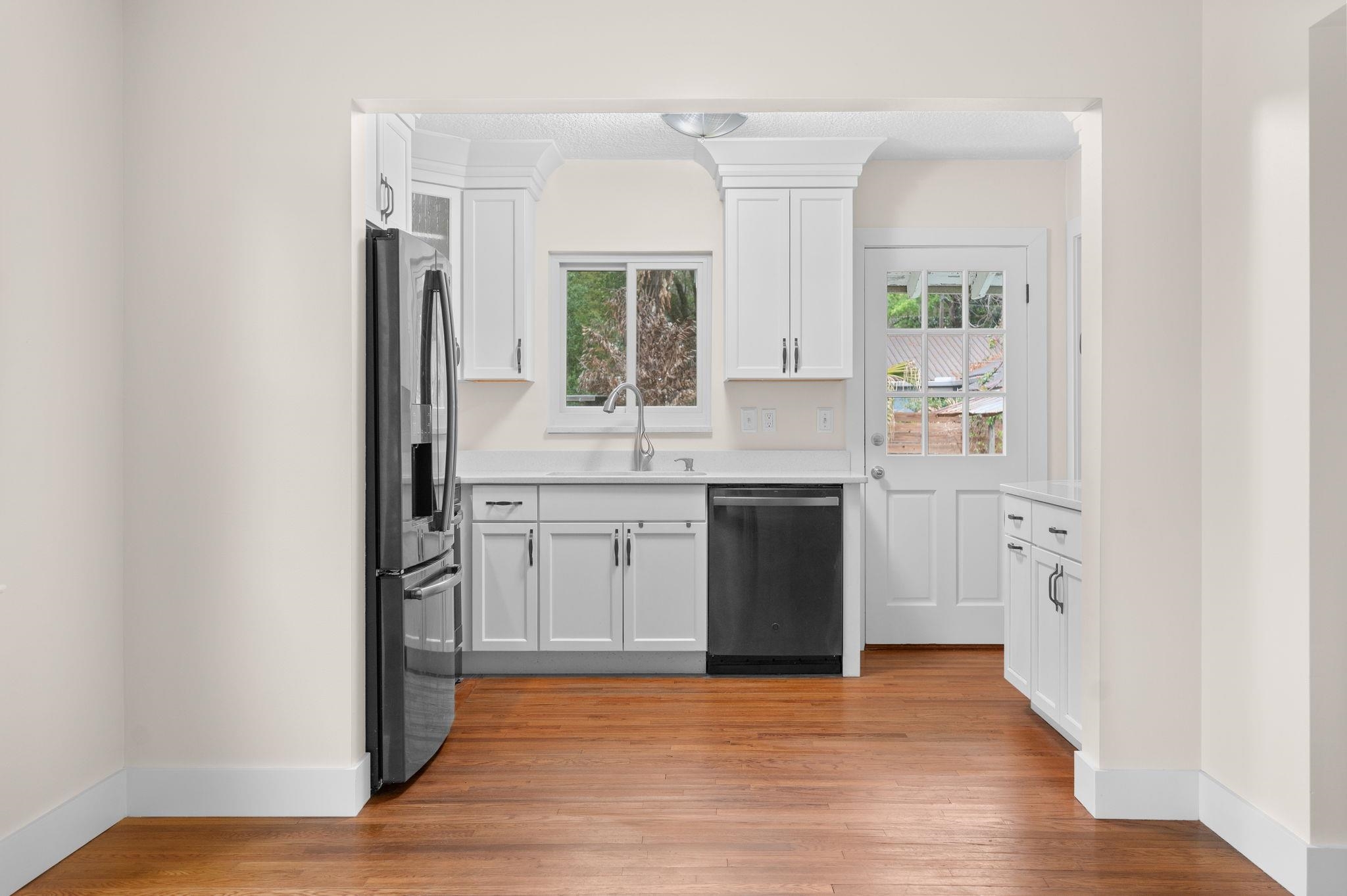 Image 8 of 58 For 36 Park Ave  