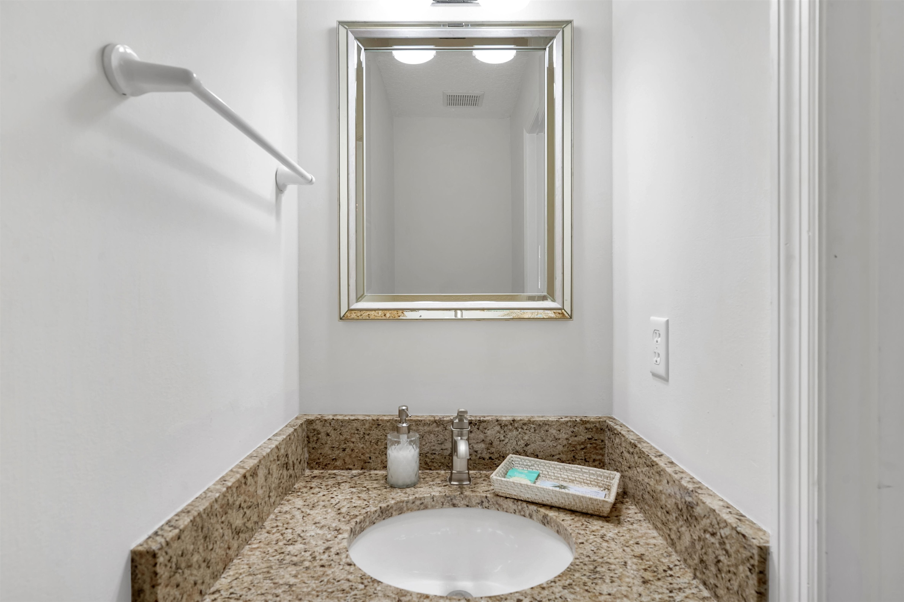 Image 14 of 35 For 404 14th St  