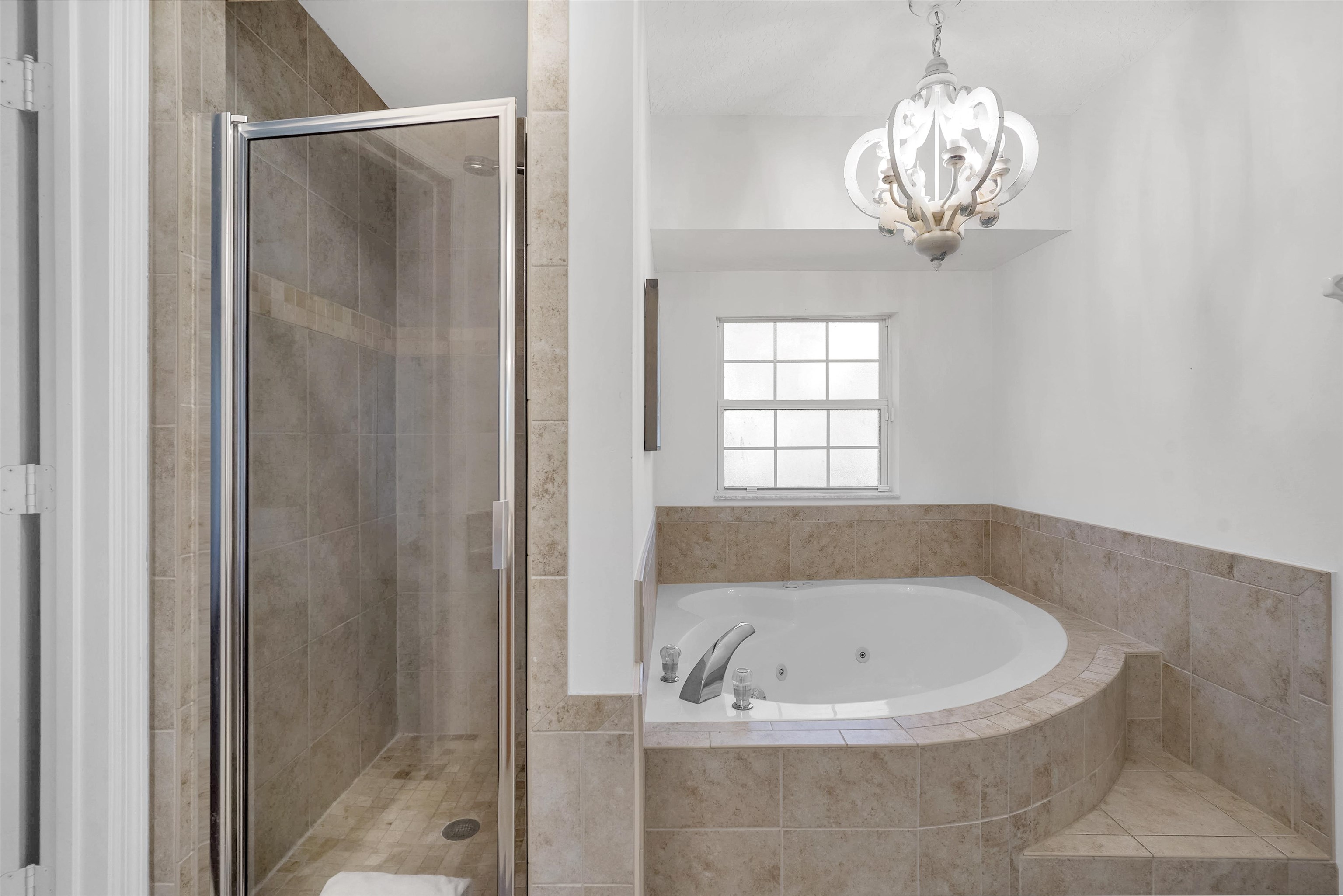 Image 19 of 35 For 404 14th St  