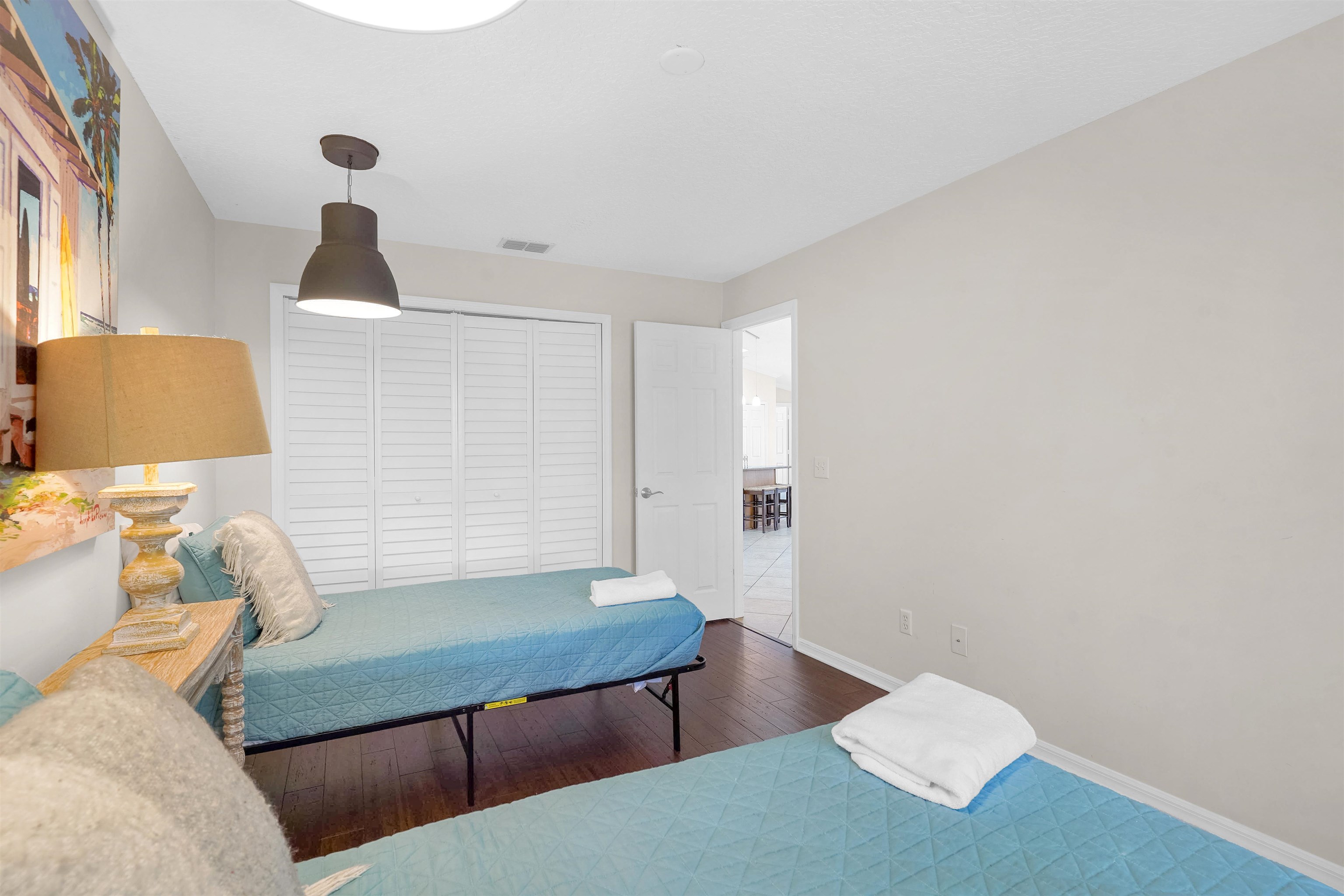 Image 25 of 35 For 404 14th St  