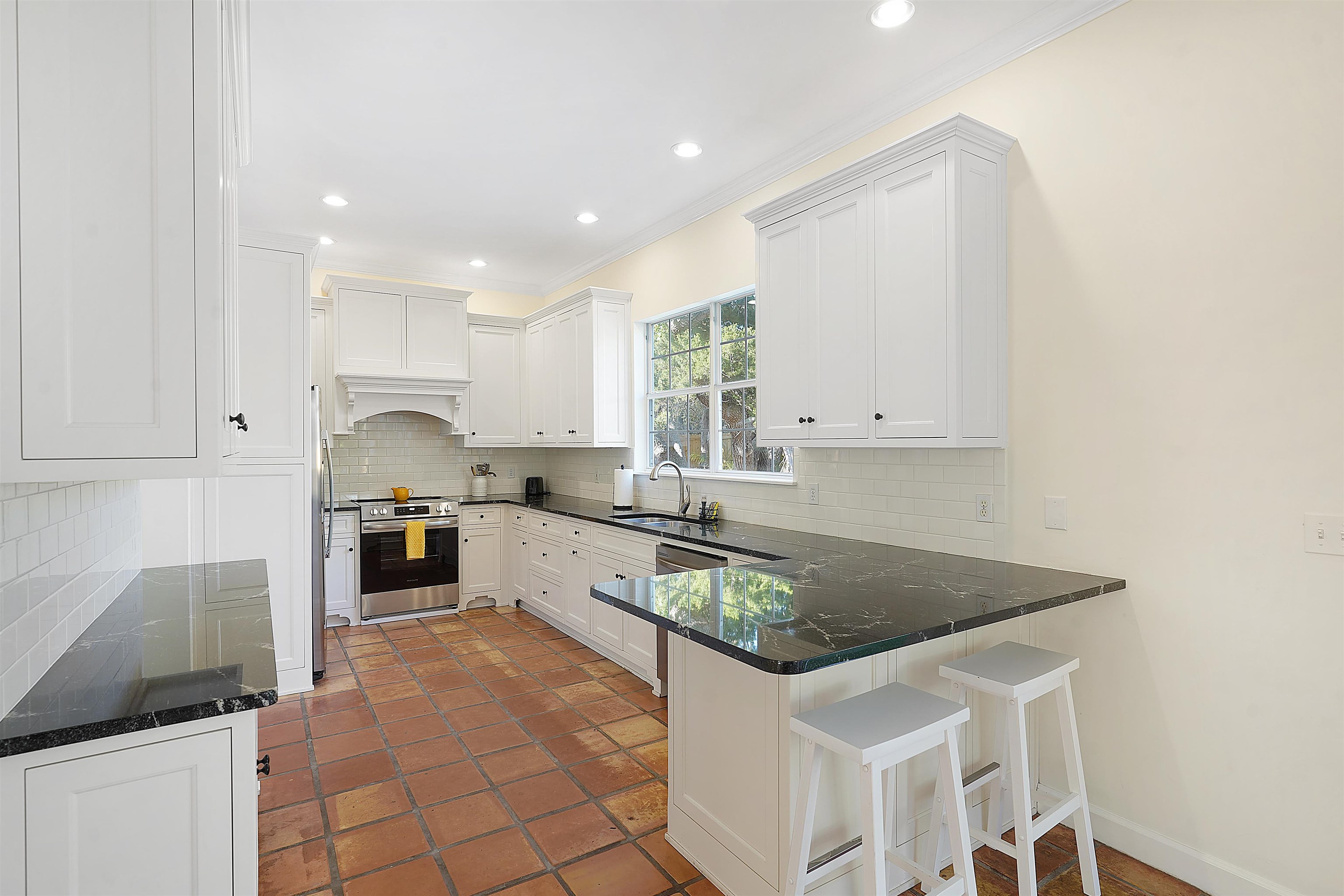 Image 13 of 43 For 4240 Myrtle St