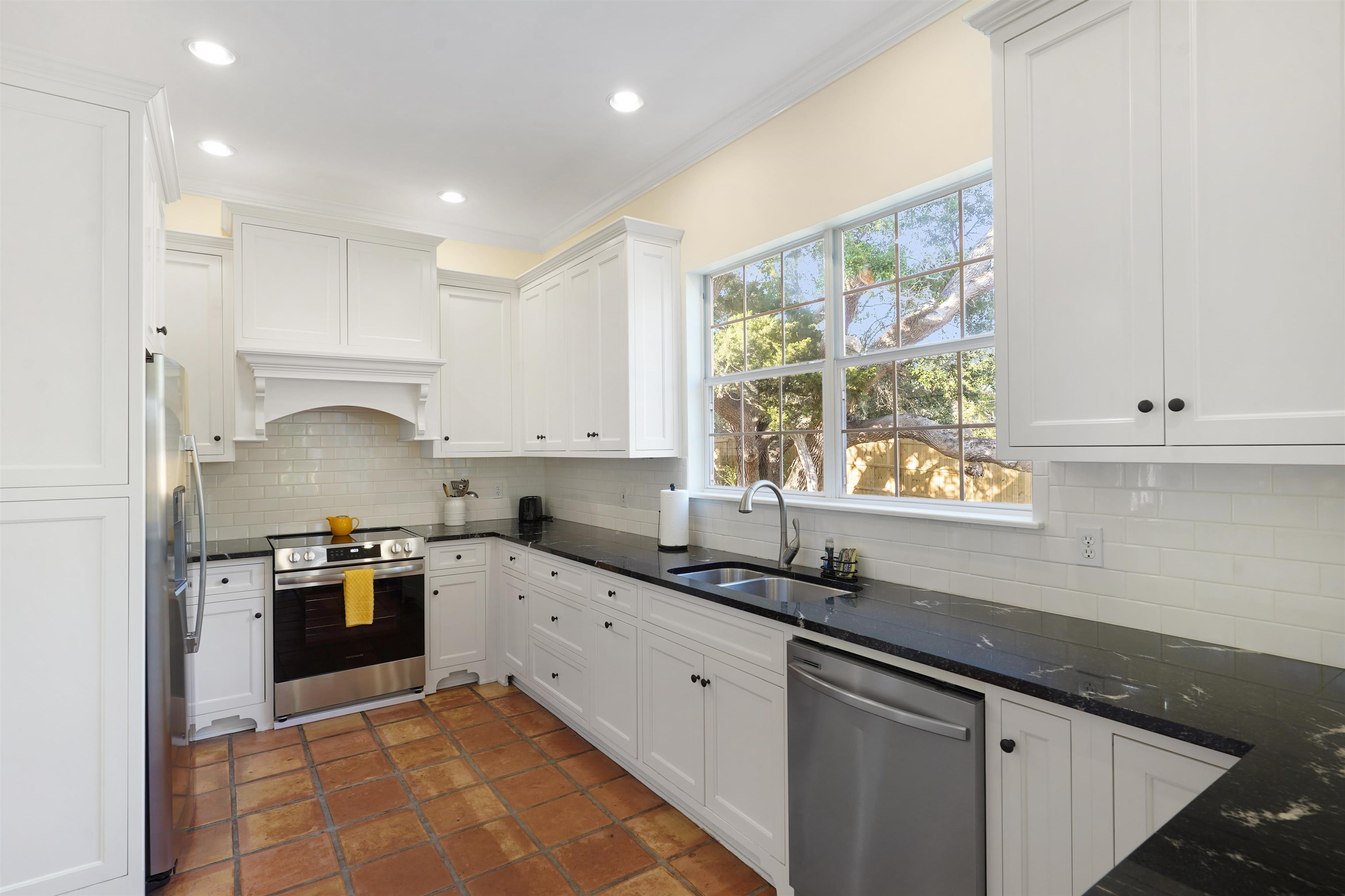 Image 14 of 43 For 4240 Myrtle St