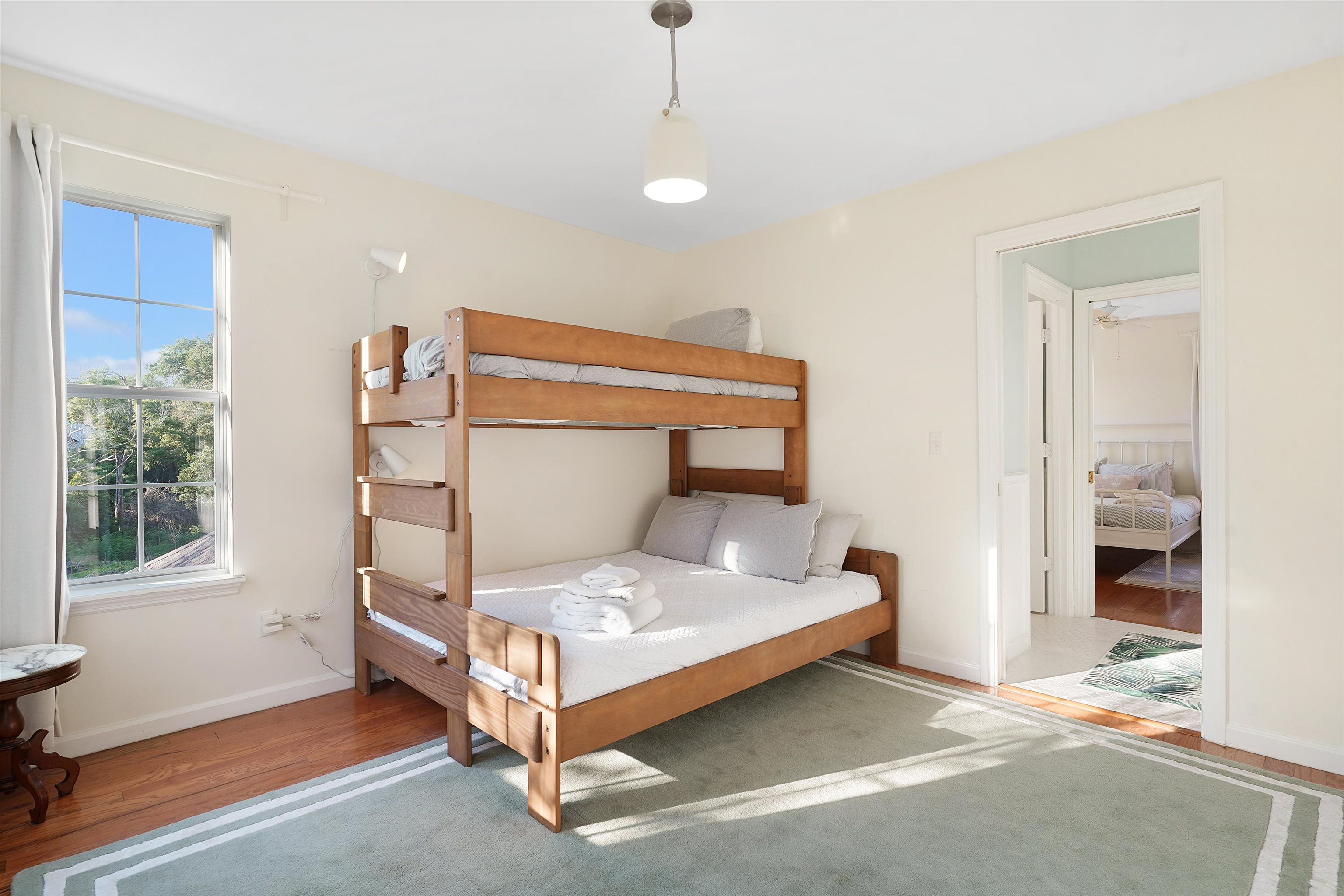 Image 28 of 43 For 4240 Myrtle St