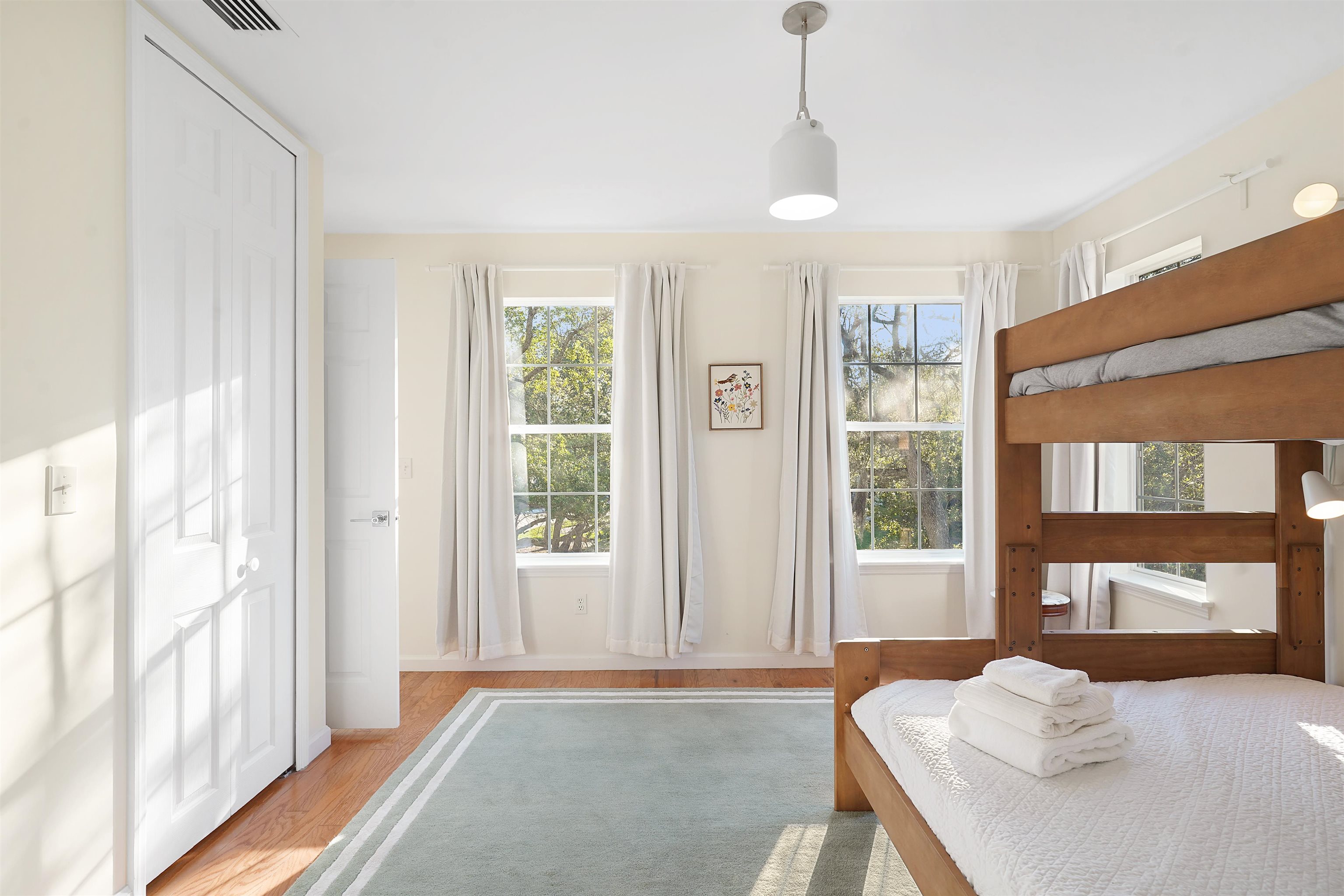 Image 29 of 43 For 4240 Myrtle St