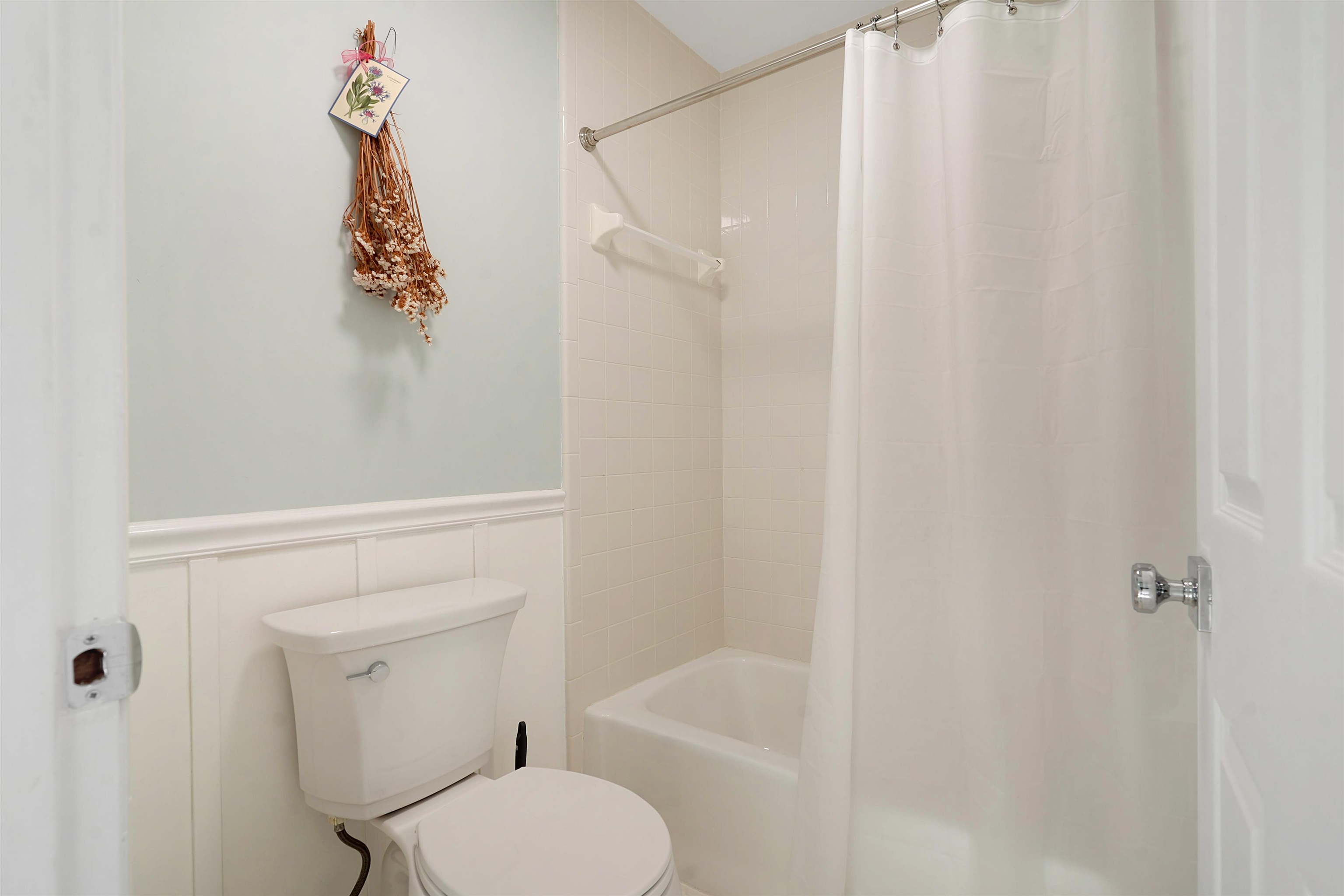 Image 31 of 43 For 4240 Myrtle St