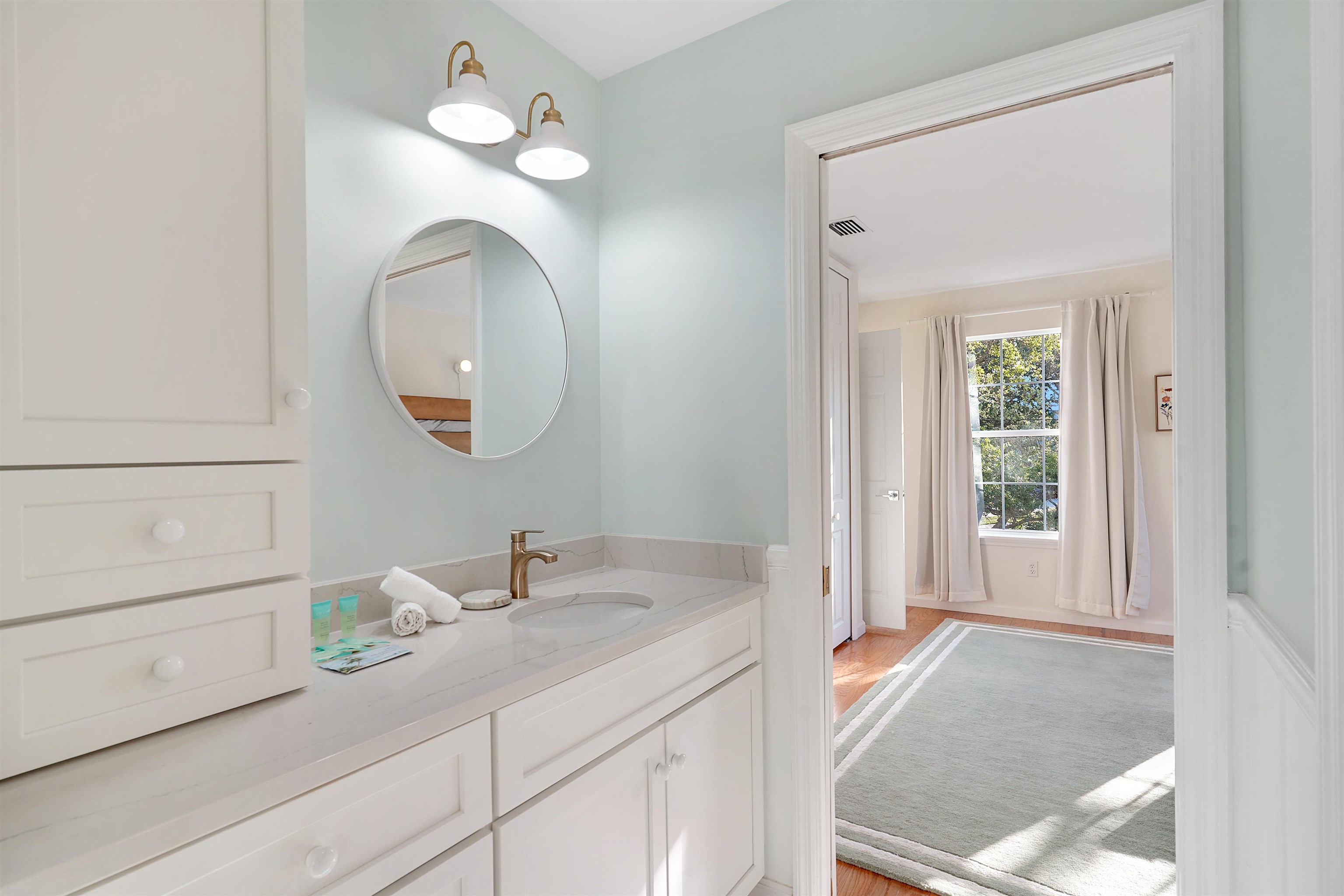 Image 33 of 43 For 4240 Myrtle St