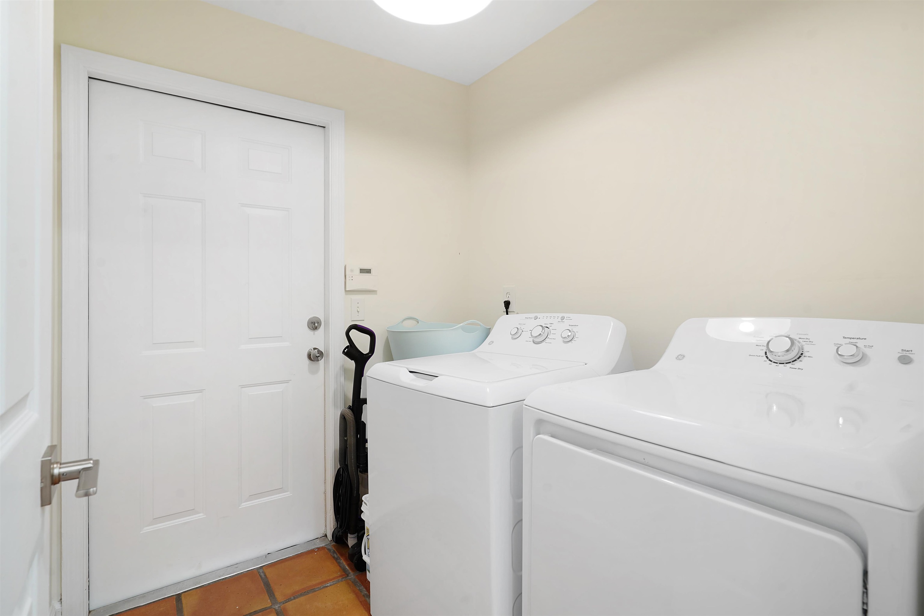 Image 34 of 43 For 4240 Myrtle St