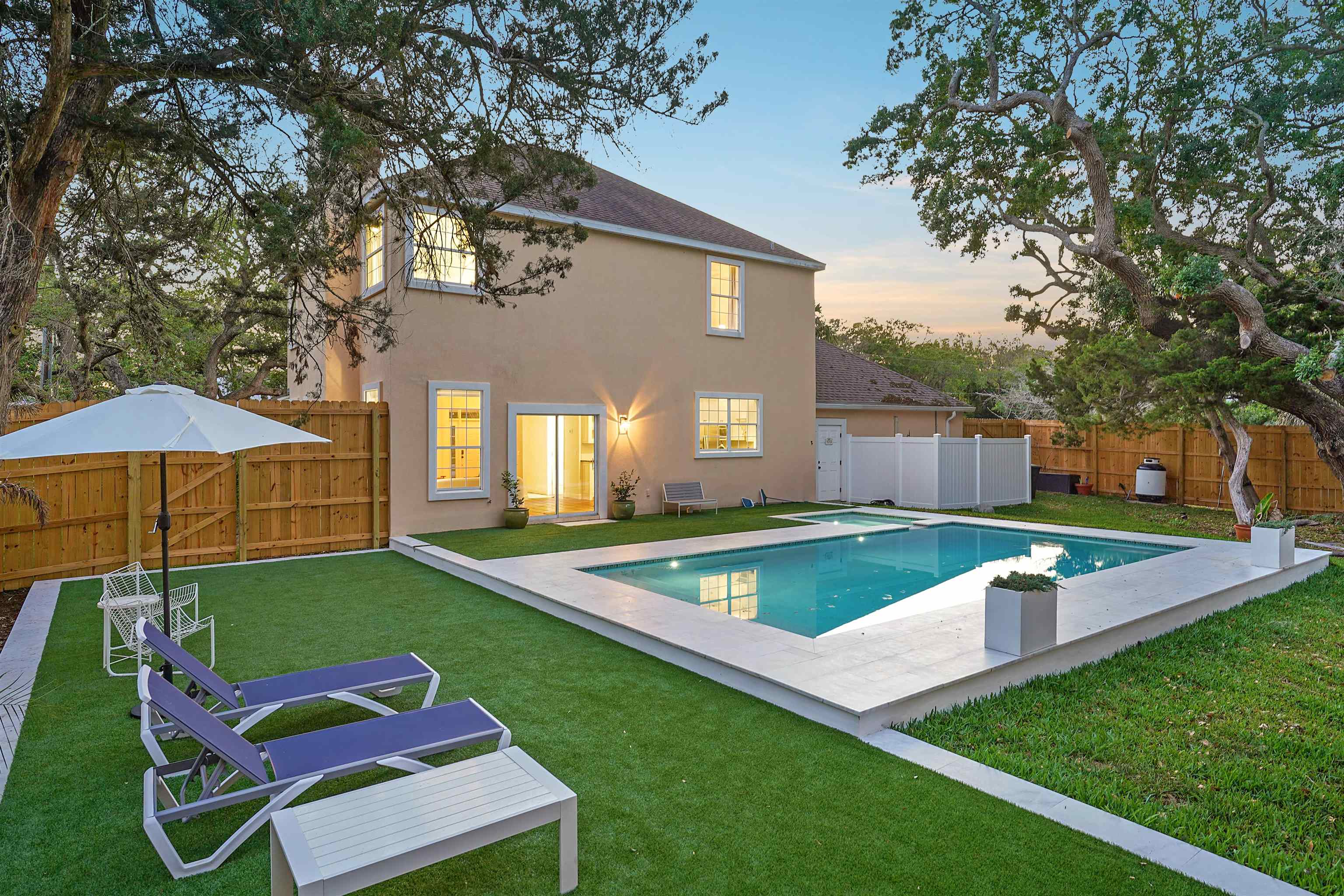 Image 5 of 43 For 4240 Myrtle St