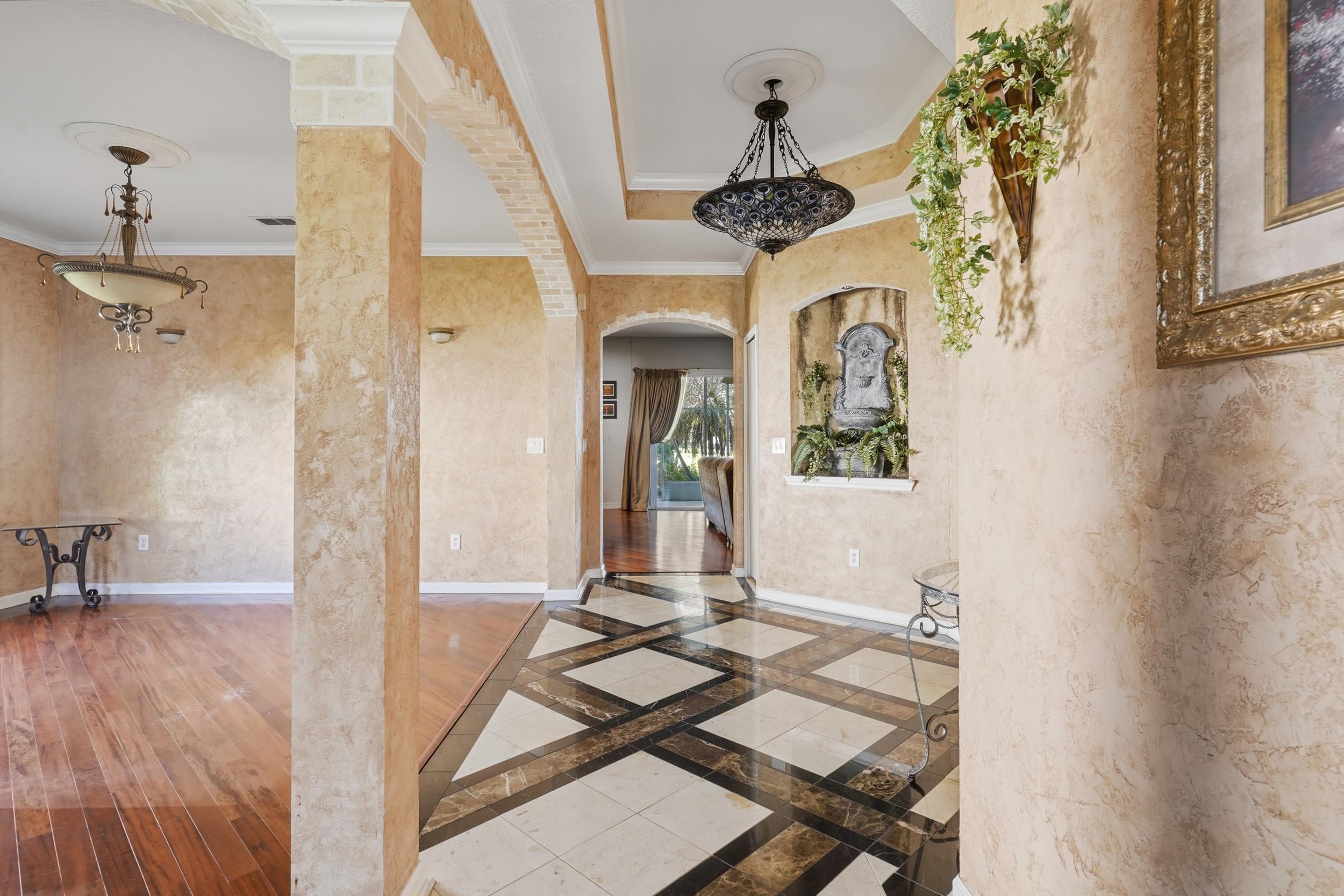 Image 2 of 34 For 412 Tocina  