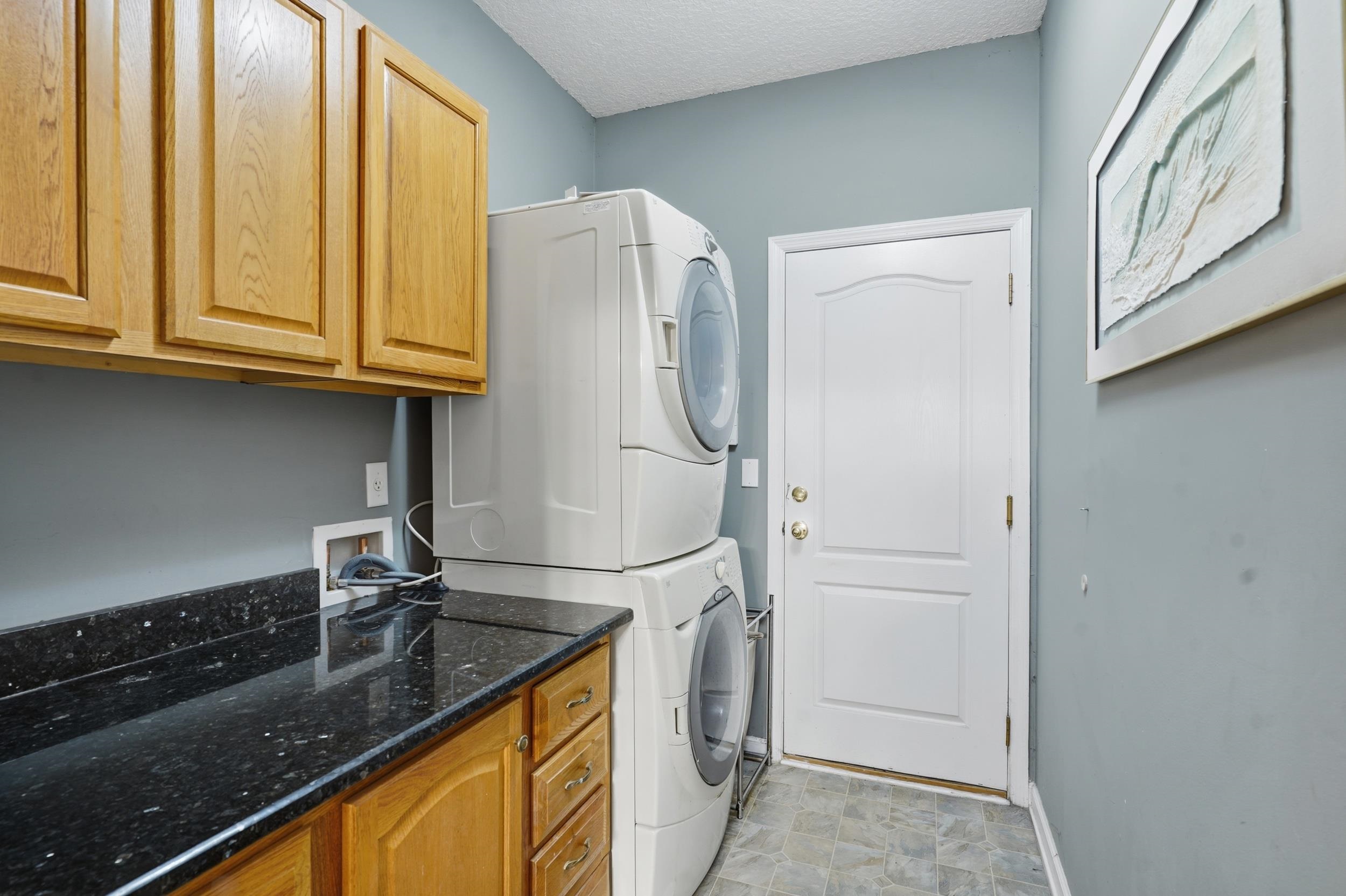 Image 27 of 34 For 412 Tocina  