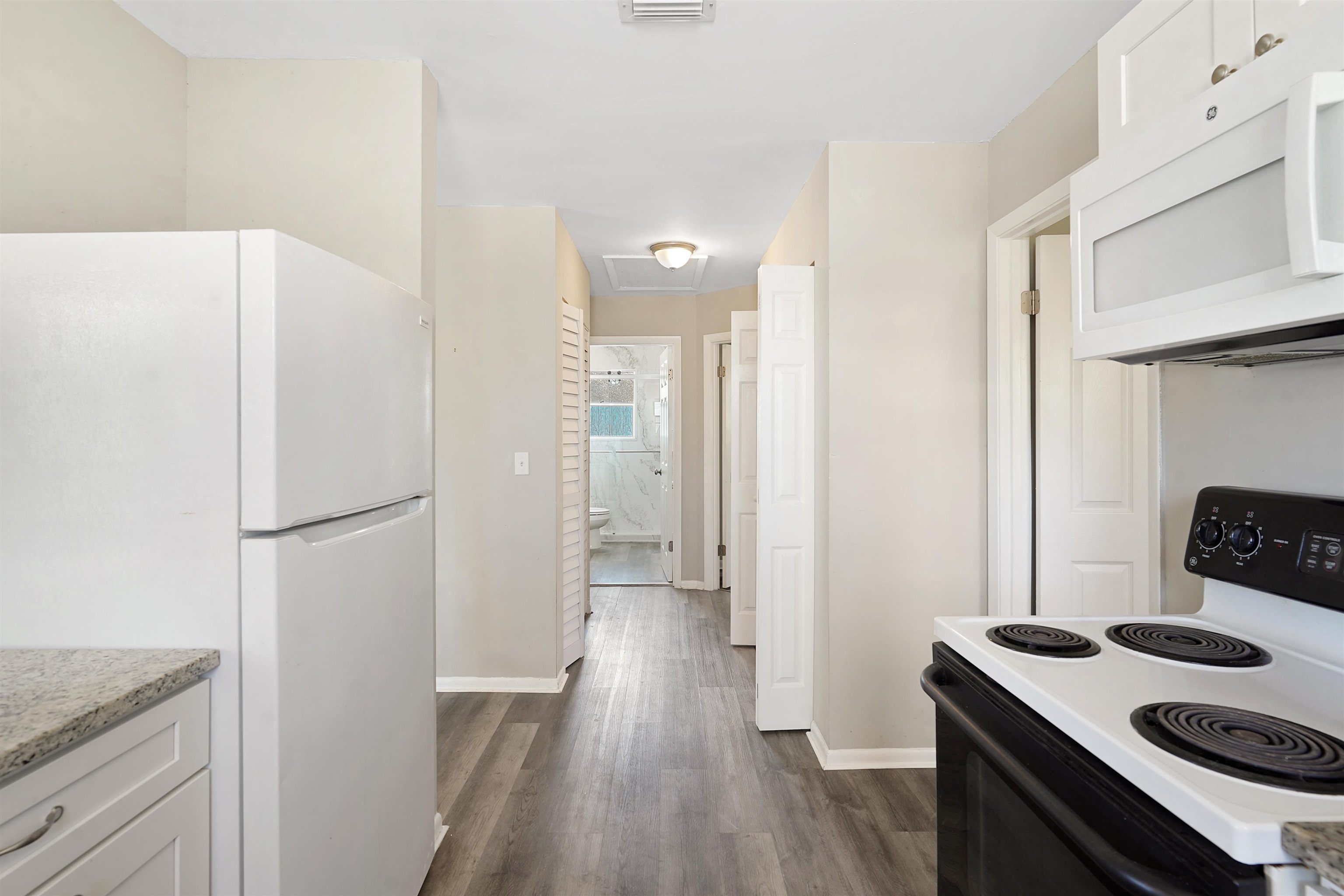 Image 13 of 45 For 207 9th St  