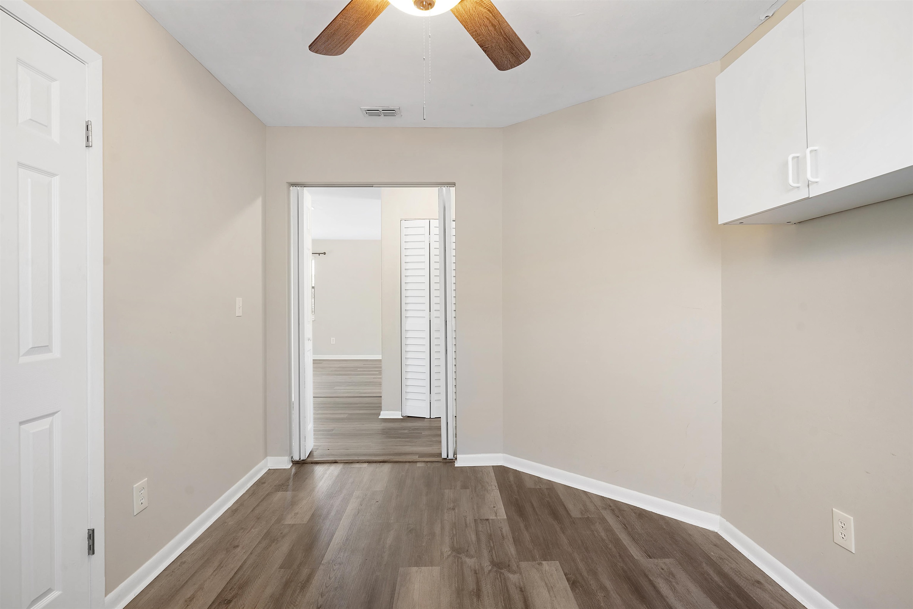 Image 17 of 45 For 207 9th St  