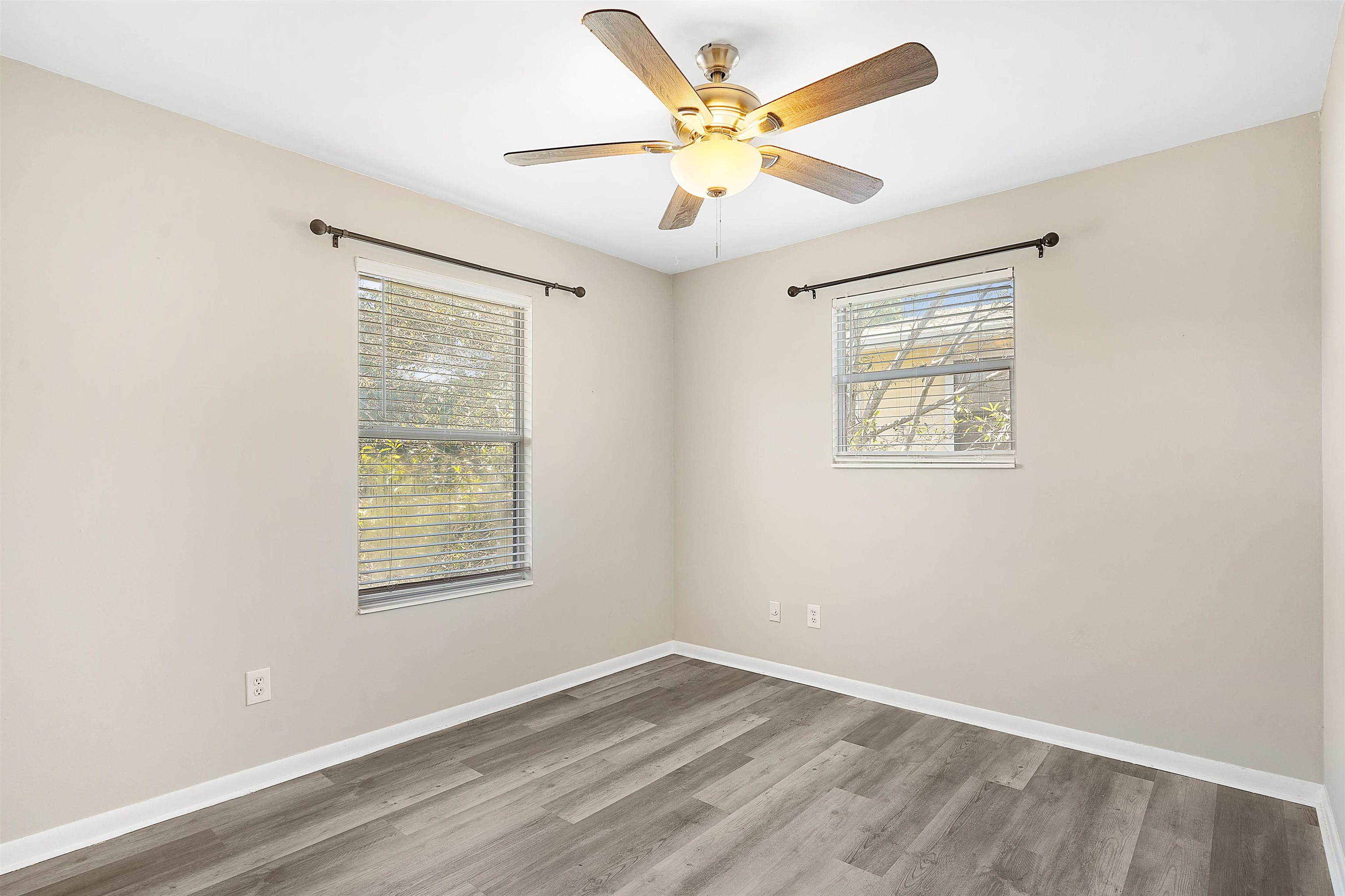 Image 19 of 45 For 207 9th St  