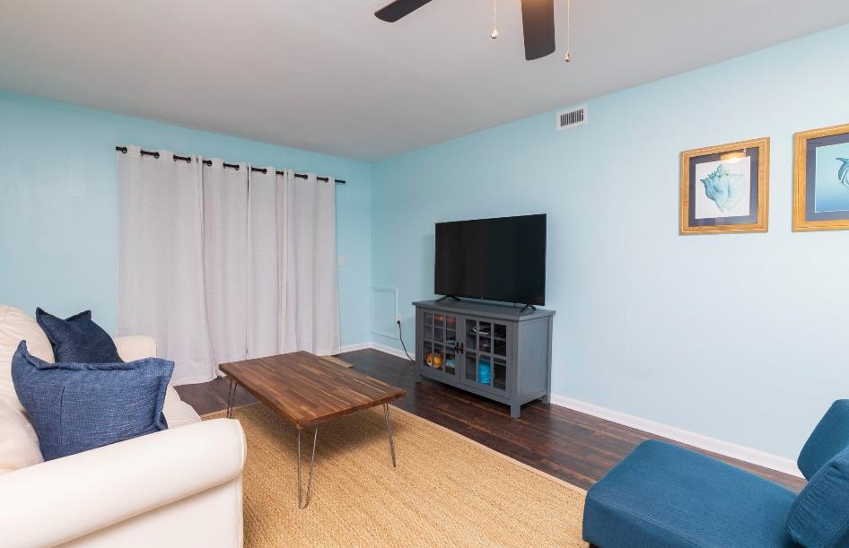 Image 25 of 45 For 207 9th St  