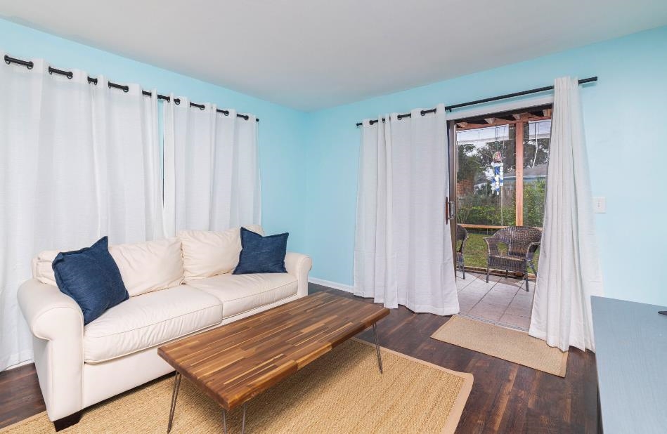 Image 26 of 45 For 207 9th St  