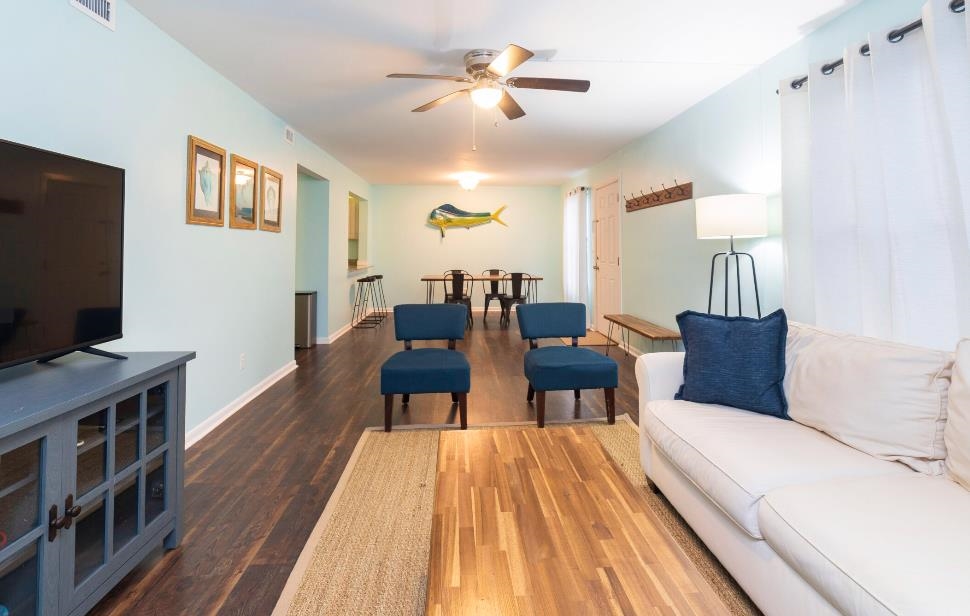 Image 27 of 45 For 207 9th St  