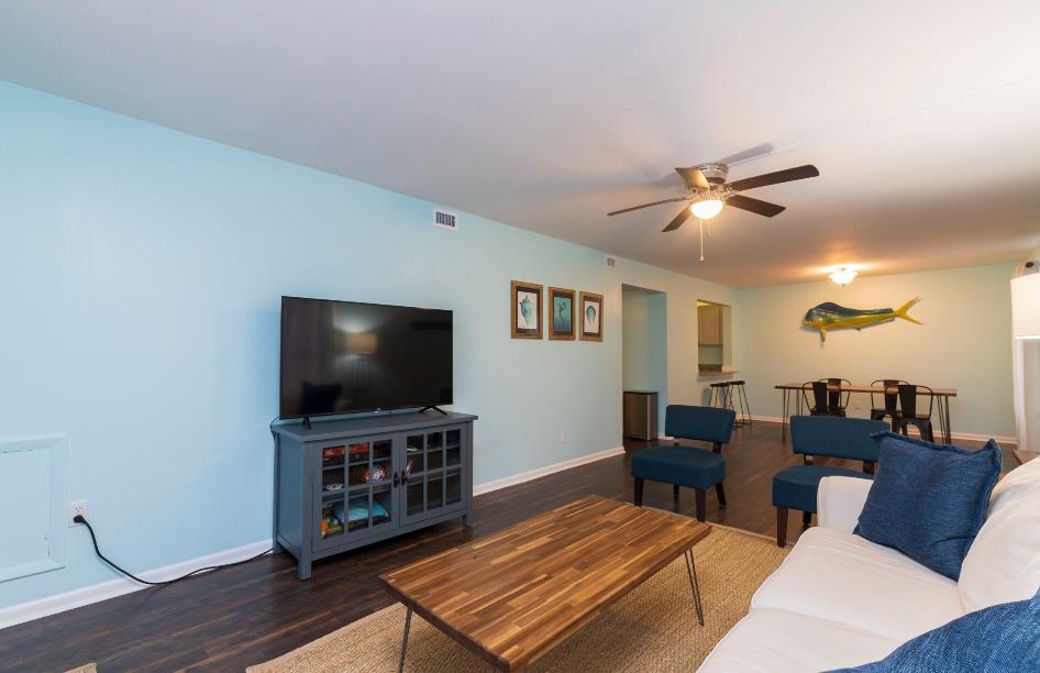 Image 28 of 45 For 207 9th St  