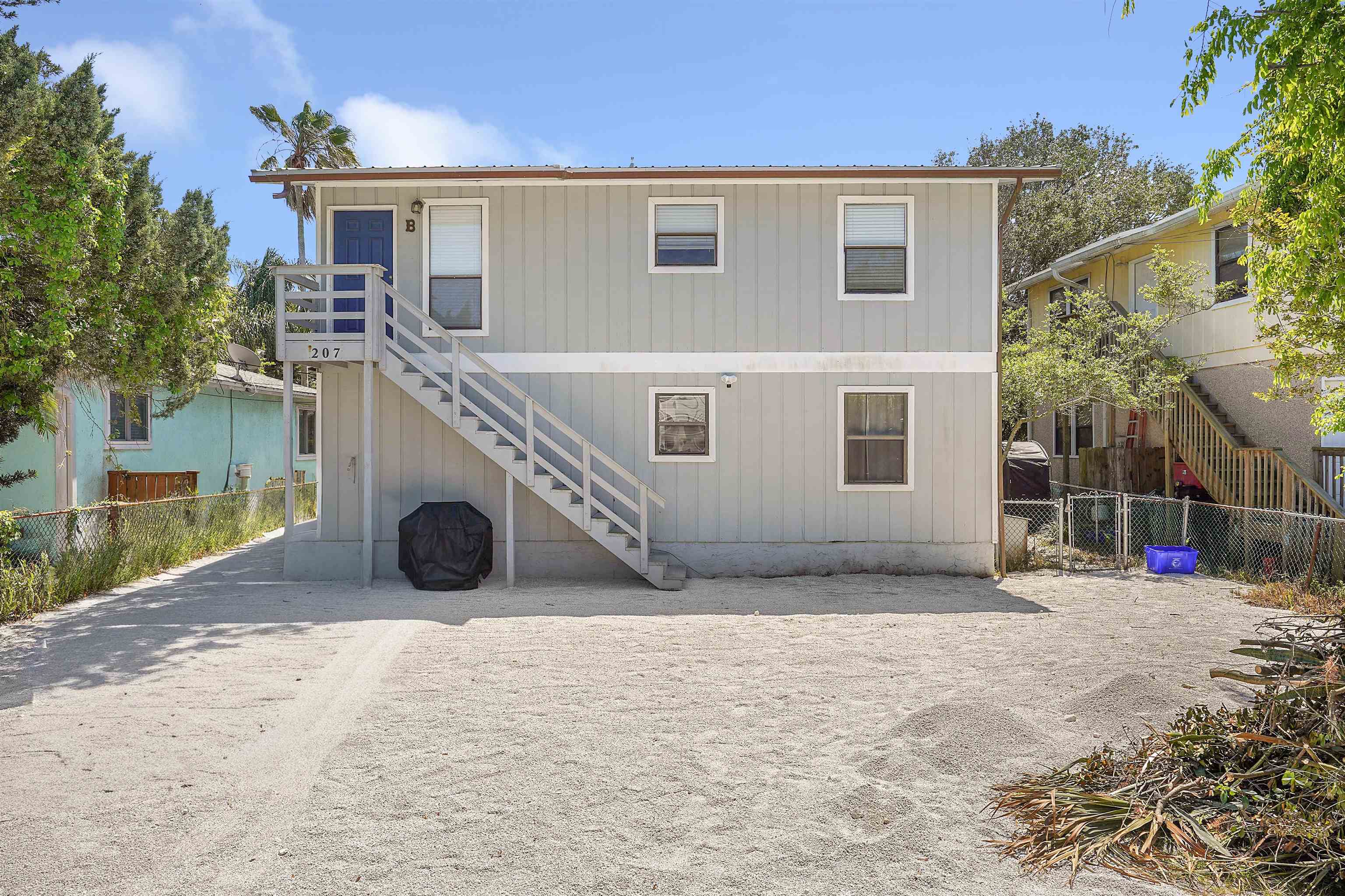 Image 7 of 45 For 207 9th St  