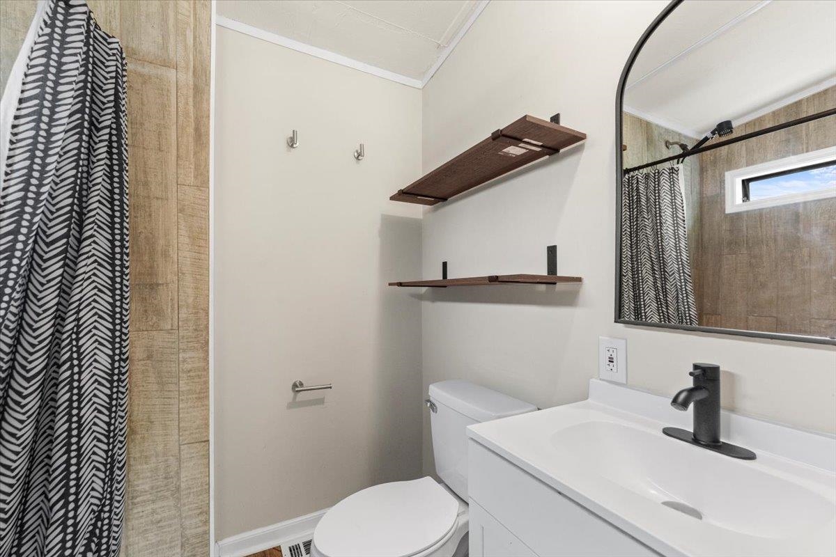 Image 15 of 36 For 6860 Catlett Rd
