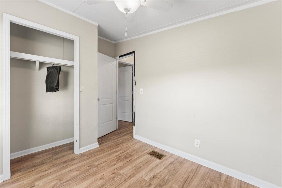 Image 17 of 36 For 6860 Catlett Rd