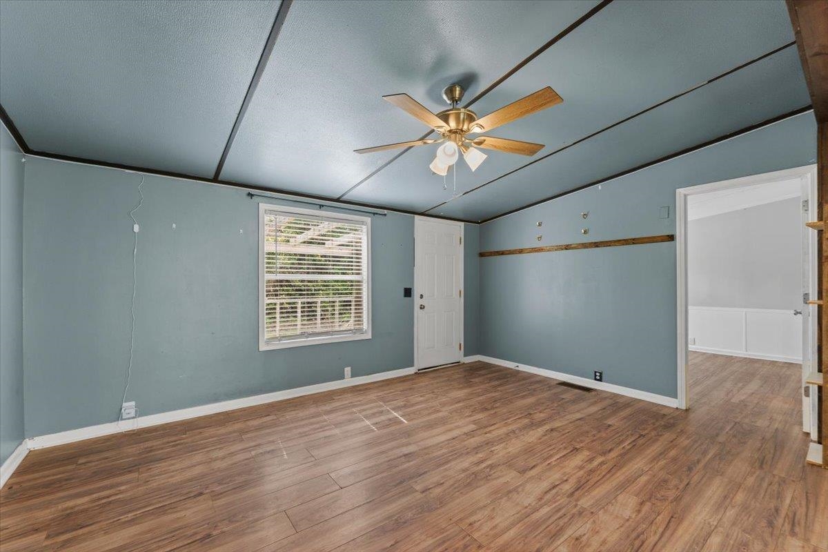 Image 4 of 36 For 6860 Catlett Rd