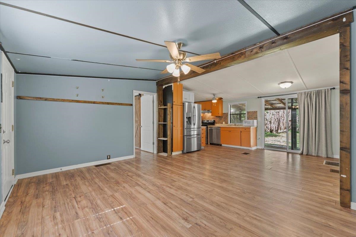 Image 7 of 36 For 6860 Catlett Rd