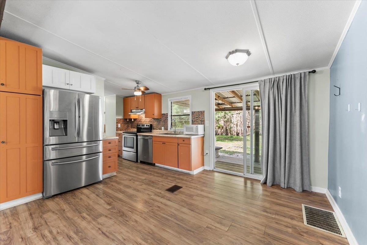 Image 9 of 36 For 6860 Catlett Rd