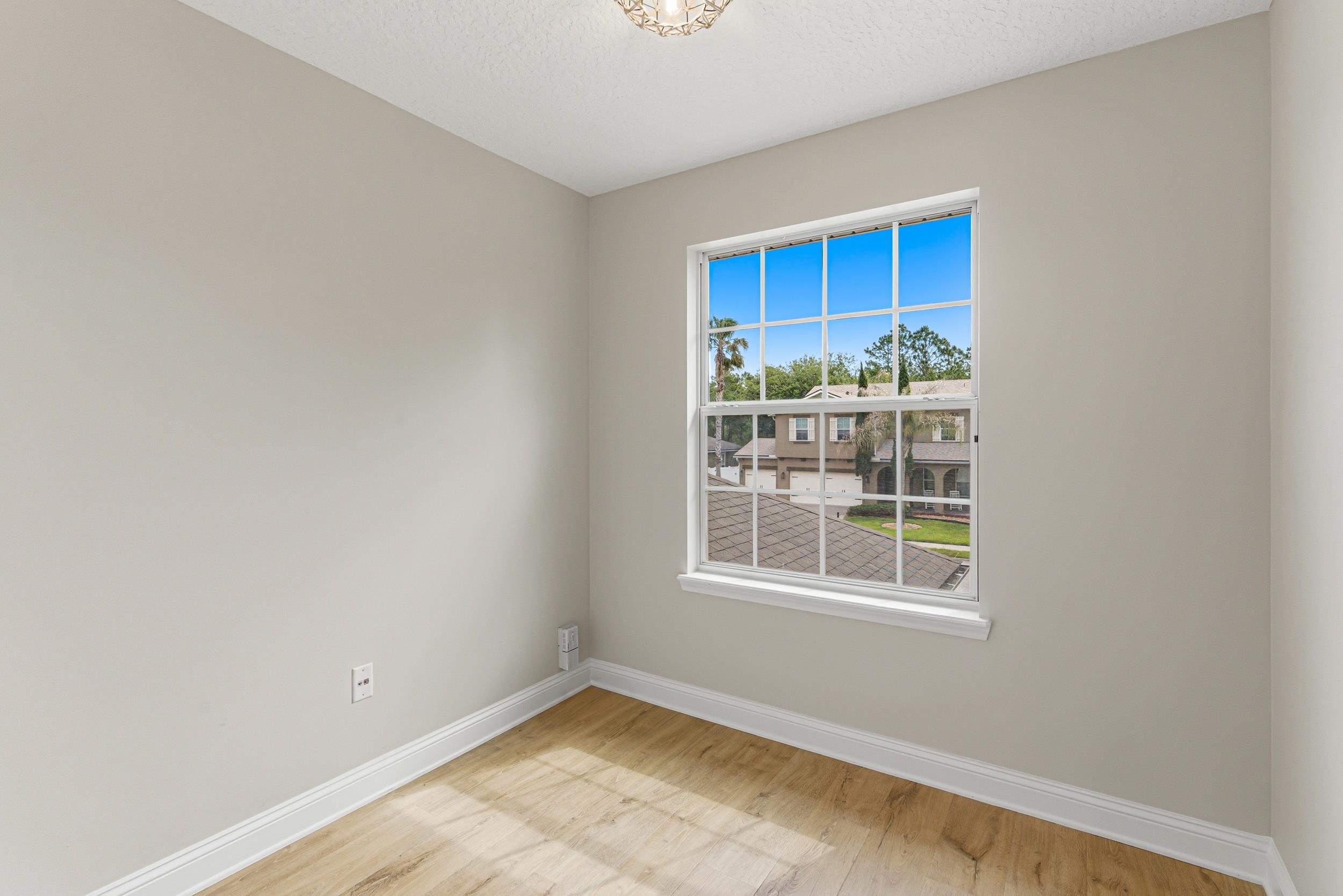 Image 22 of 53 For 105 Arabian Ct