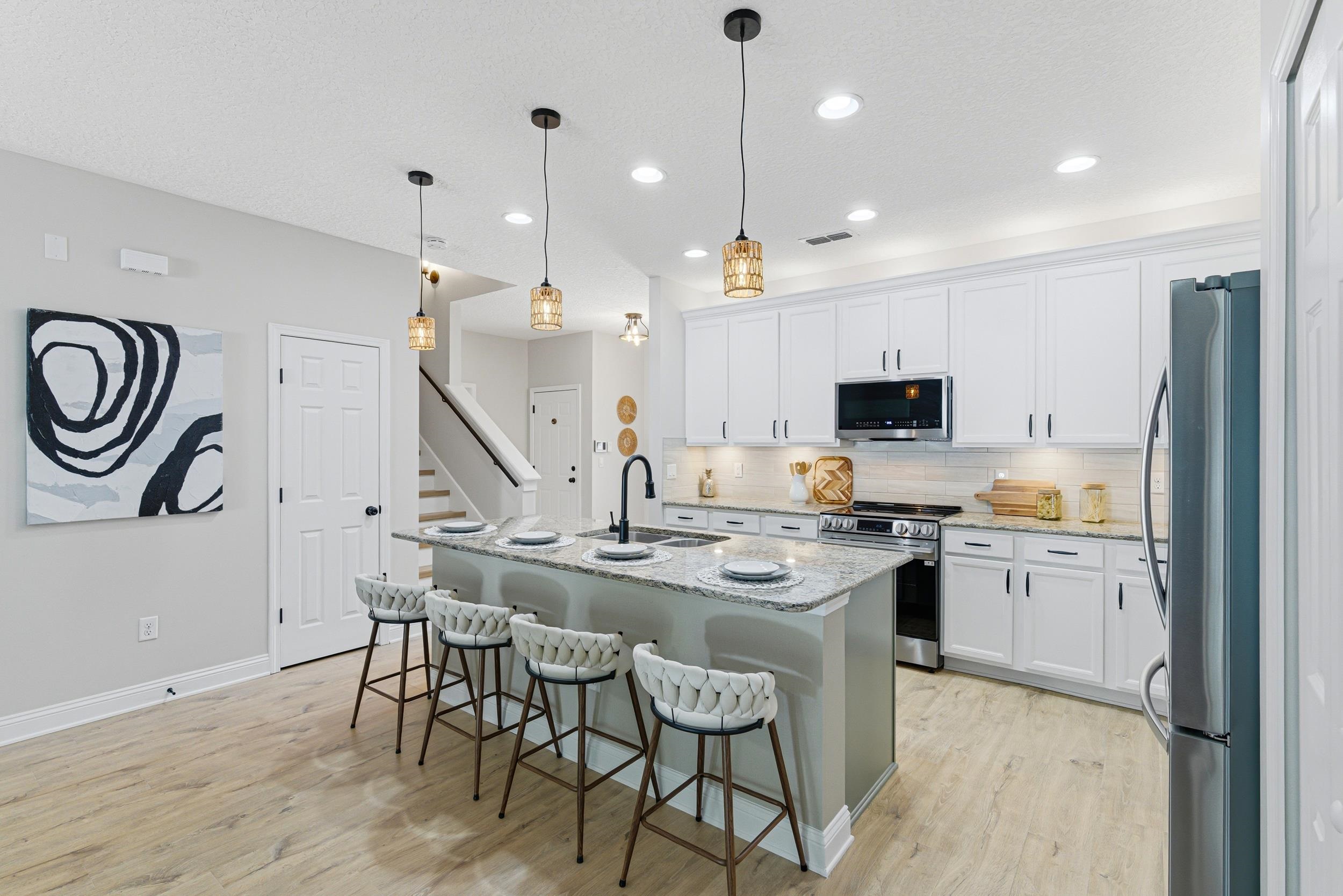 Image 3 of 53 For 105 Arabian Ct