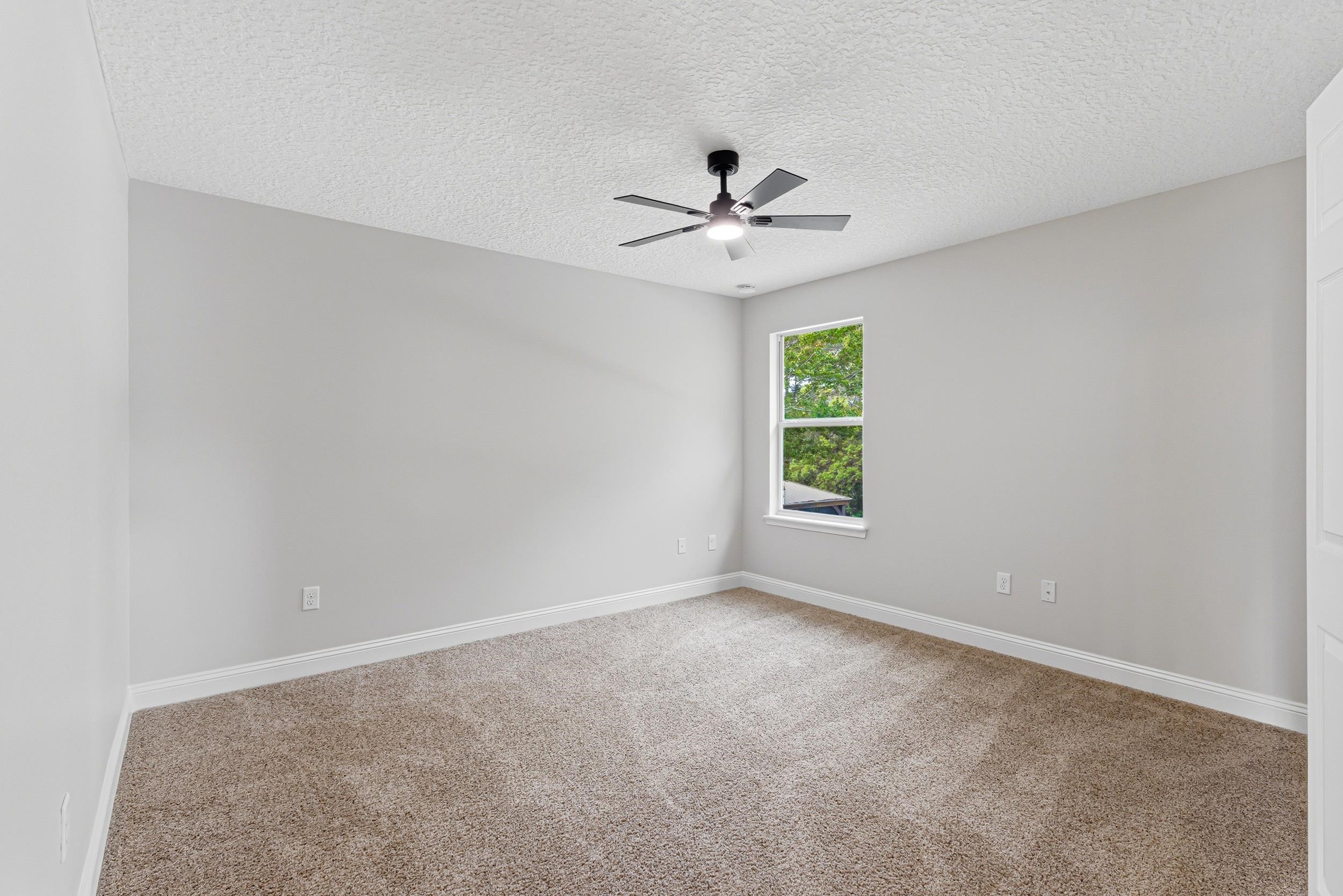 Image 33 of 53 For 105 Arabian Ct