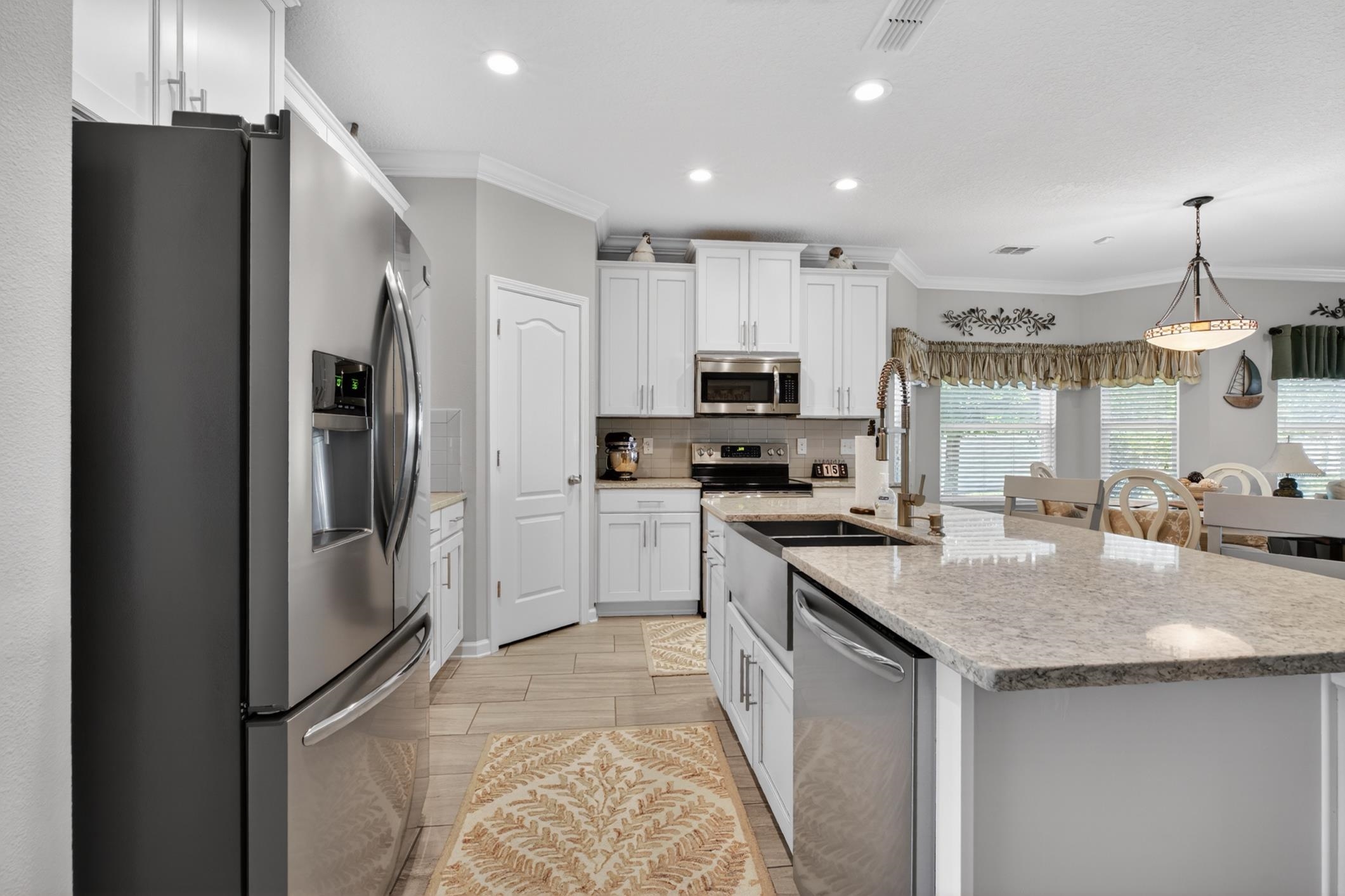 Image 11 of 82 For 37 Lost Lake Dr