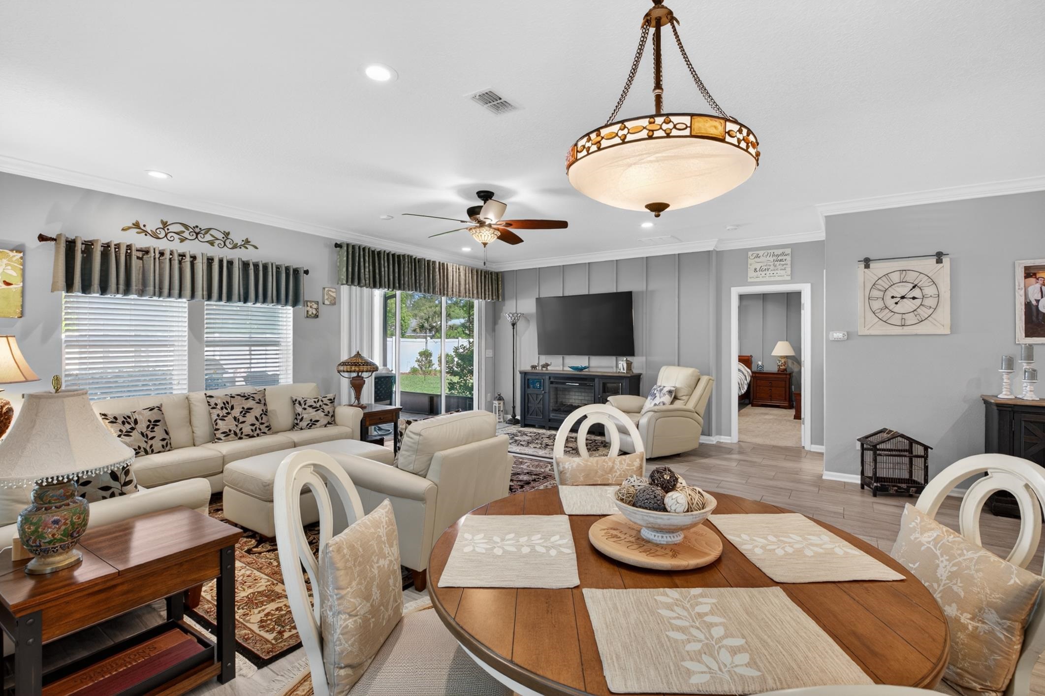 Image 17 of 82 For 37 Lost Lake Dr