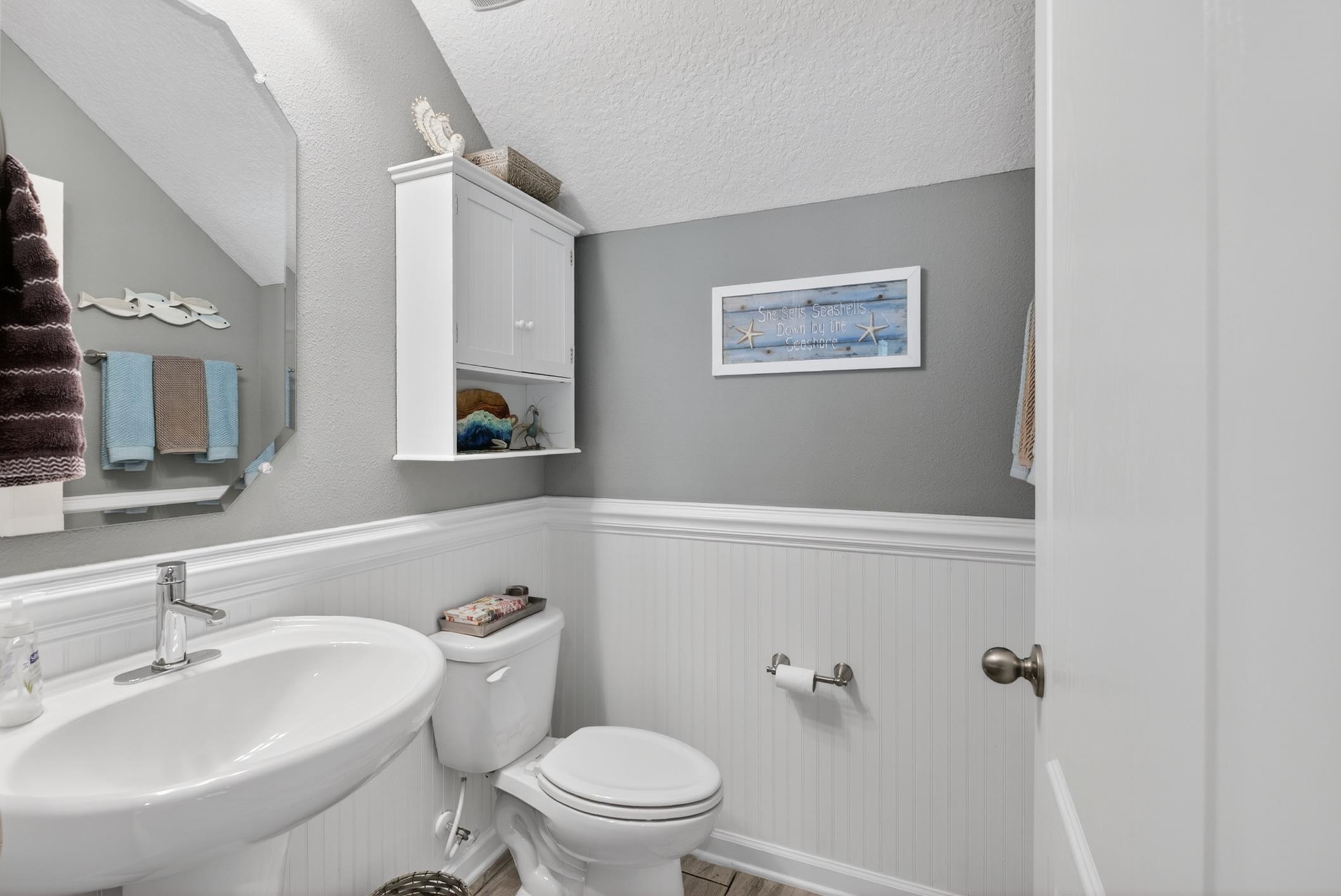 Image 22 of 82 For 37 Lost Lake Dr